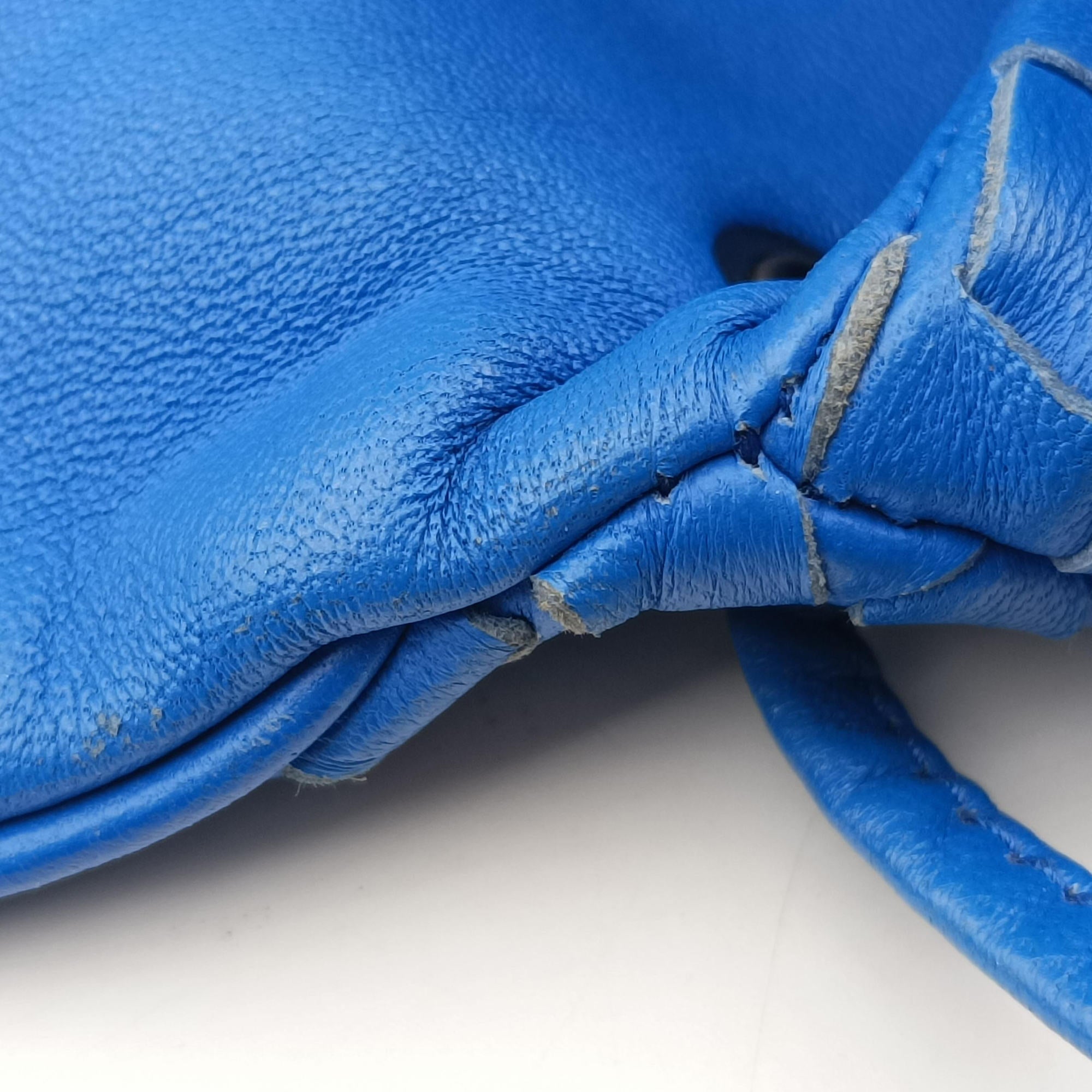 Intrecciato Blue lambskin B04978868Jイントレチャート ブルー ラムスキン B04978868J