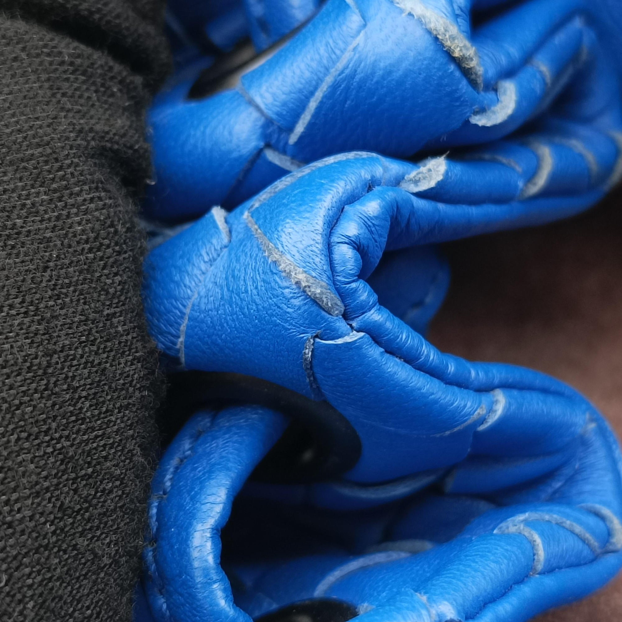 Intrecciato Blue lambskin B04978868Jイントレチャート ブルー ラムスキン B04978868J