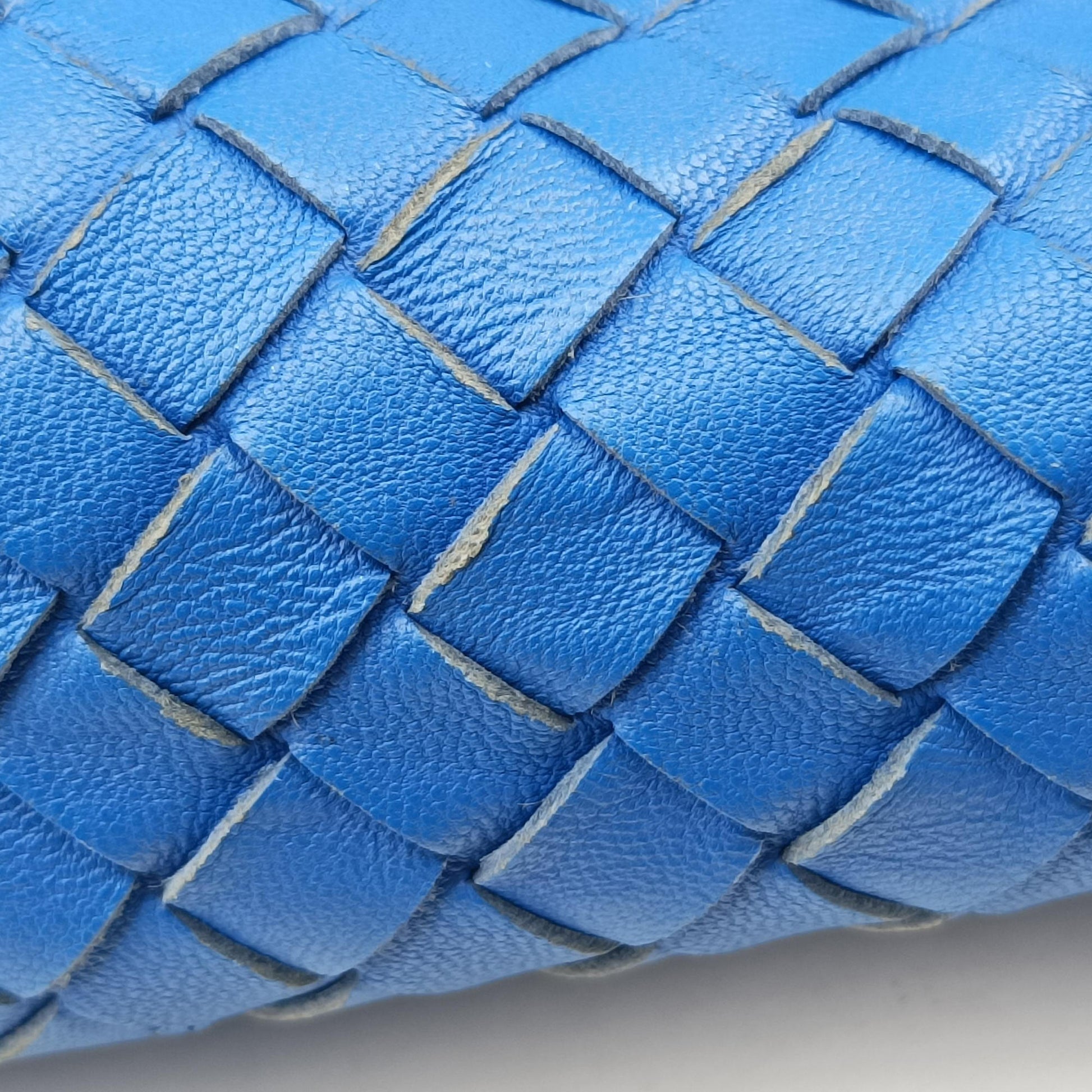 Intrecciato Blue lambskin B04978868Jイントレチャート ブルー ラムスキン B04978868J