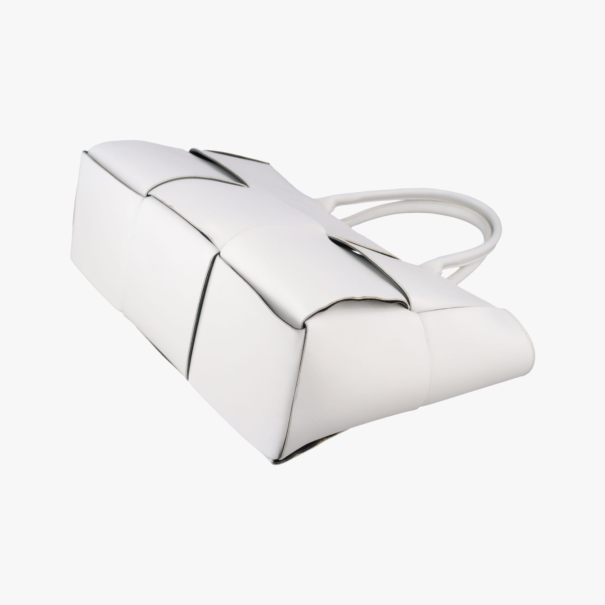 The Arcotote White lambskin B08714091Zザ アルコトート ホワイト ラムスキン B08714091Z