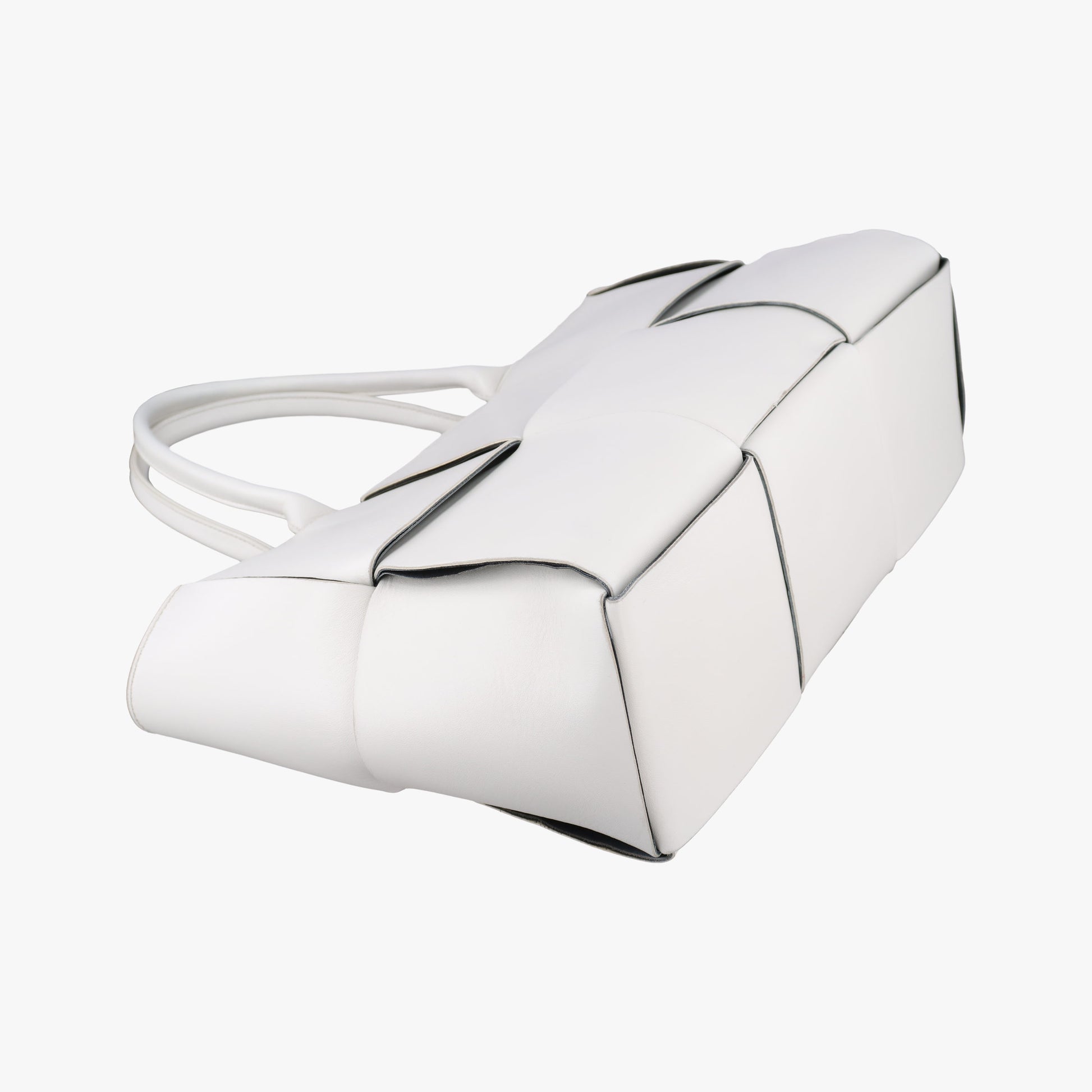 The Arcotote White lambskin B08714091Zザ アルコトート ホワイト ラムスキン B08714091Z