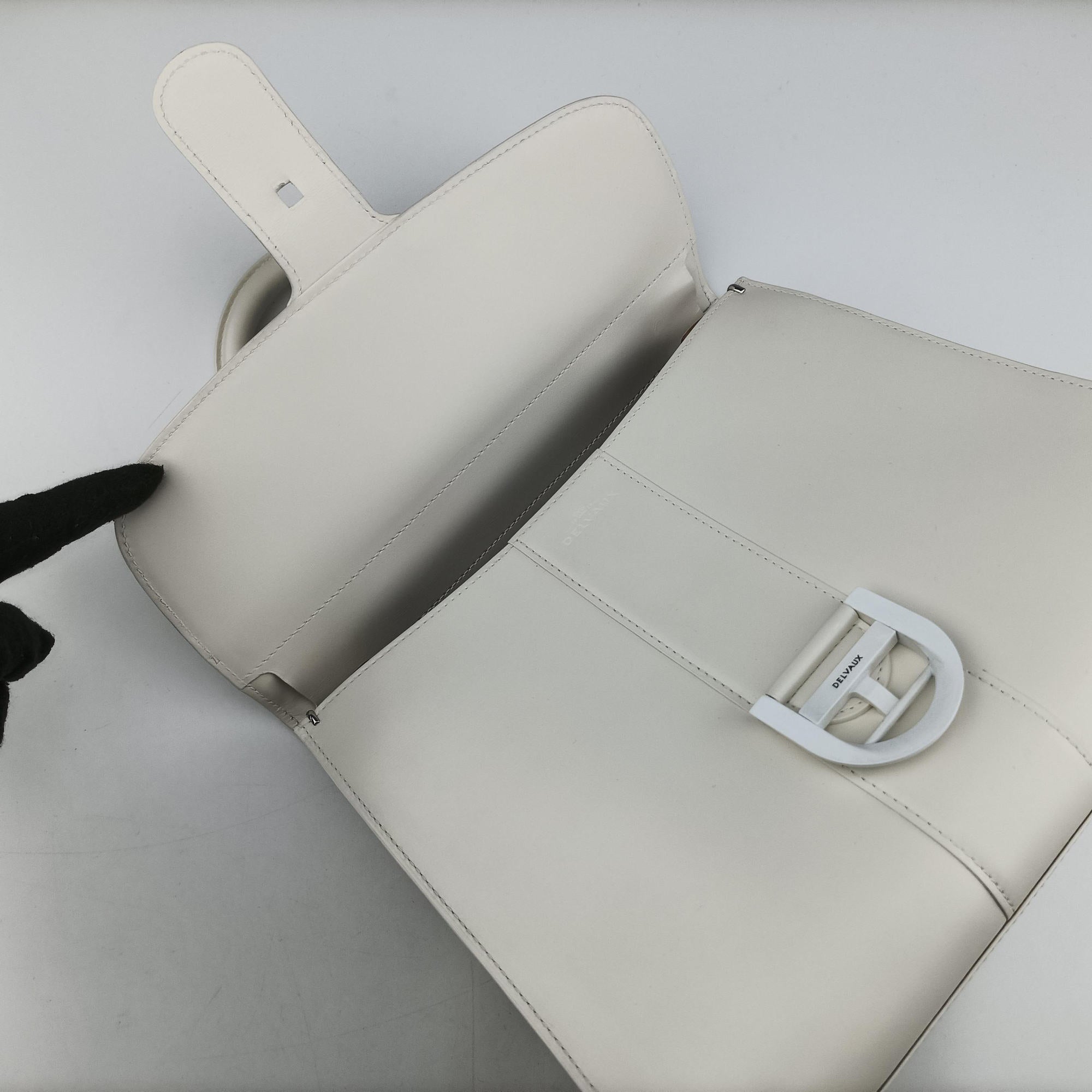 Brillon MM
 White Leather FO5Aブリヨン MM ホワイト レザー FO5A
