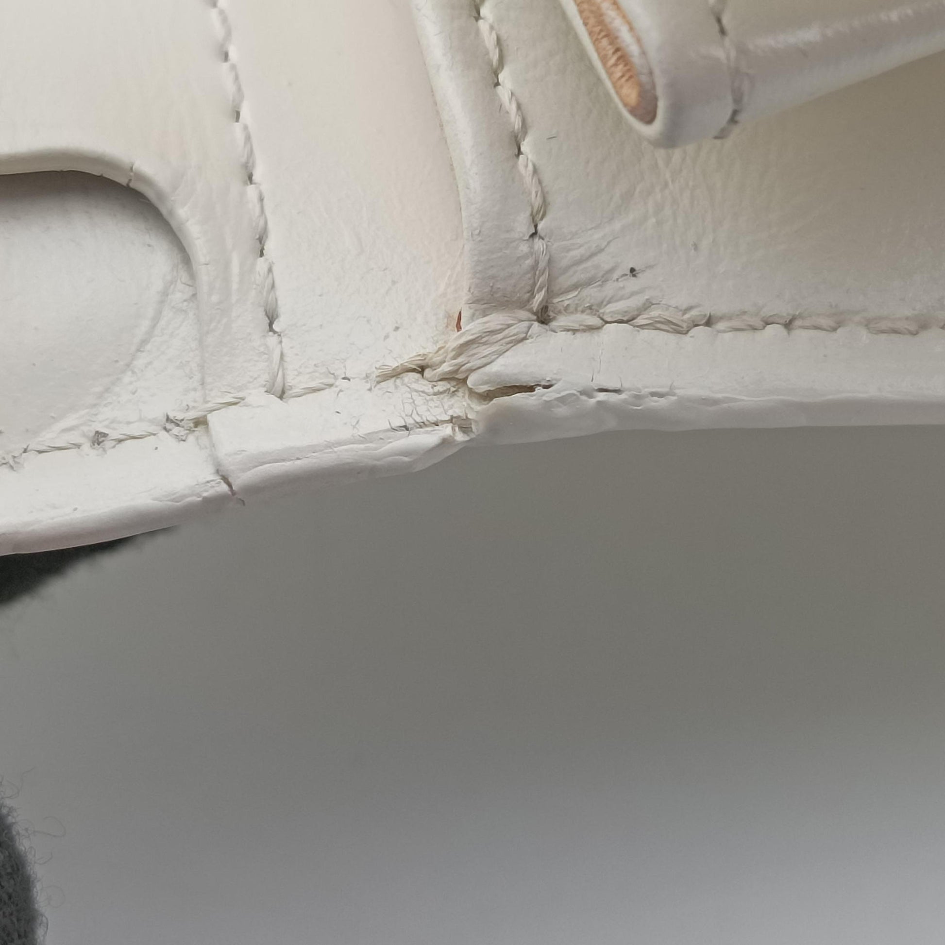 Brillon MM
 White Leather FO5Aブリヨン MM ホワイト レザー FO5A