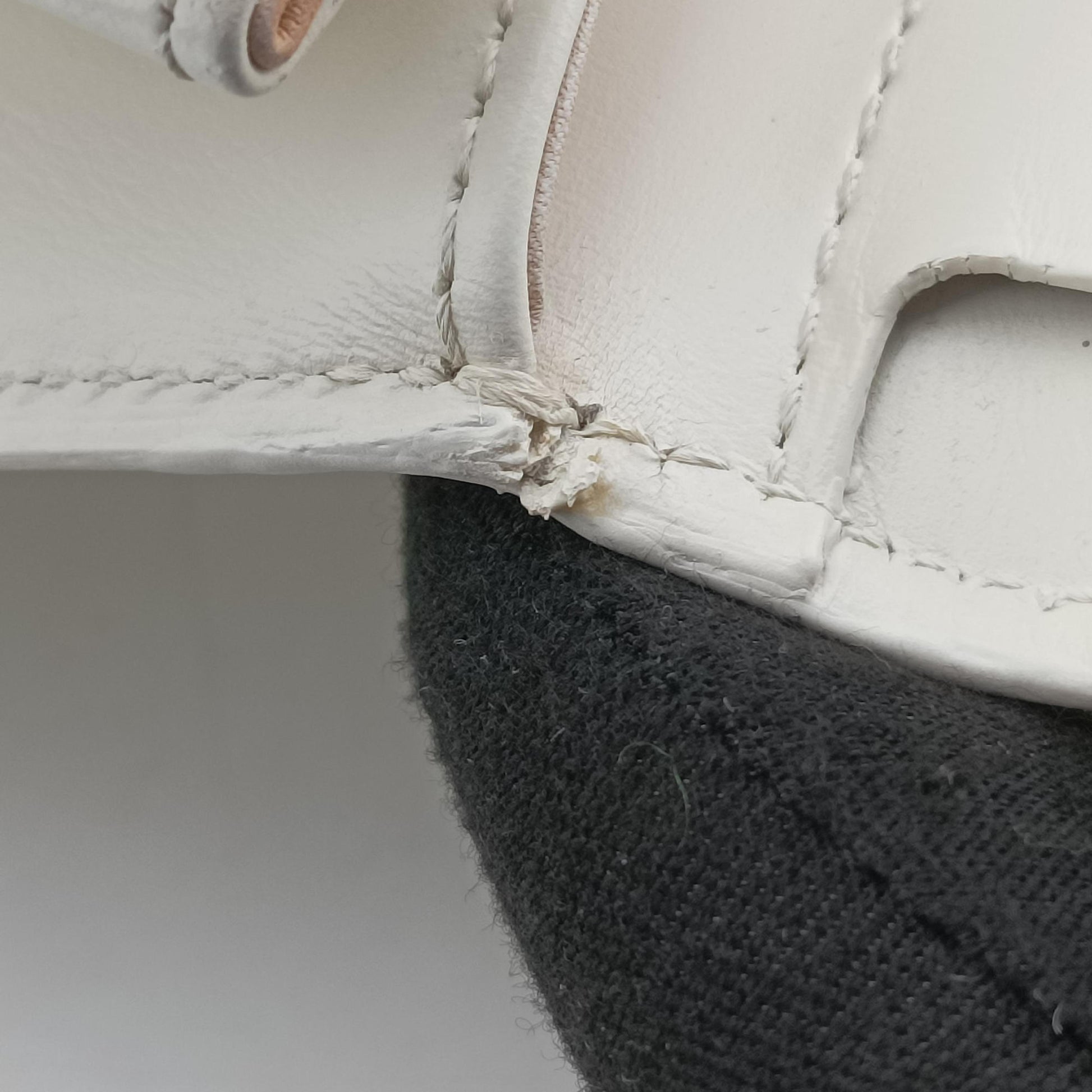 Brillon MM
 White Leather FO5Aブリヨン MM ホワイト レザー FO5A