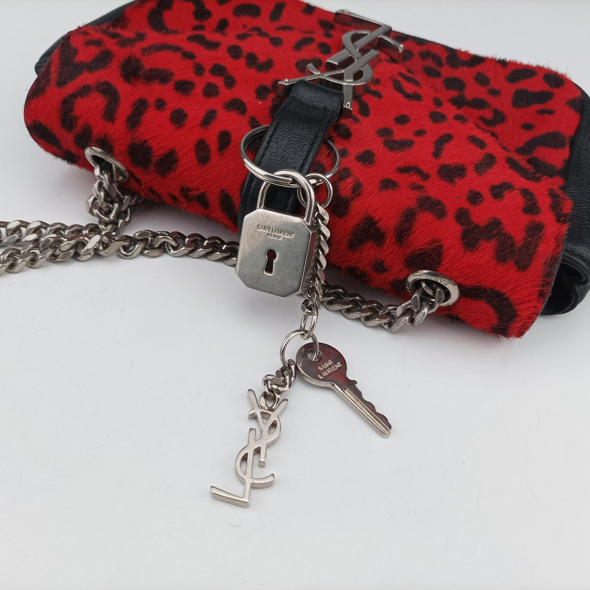 Monogram Leopard Print Baby Punk Chain Red×Black Pony hair x Leather 401648 CLD401648.0715モノグラム レオパードプリント ベビーパンクチェーン レッド×ブラック ハラコ×レザー 401648 CLD401648.0715
