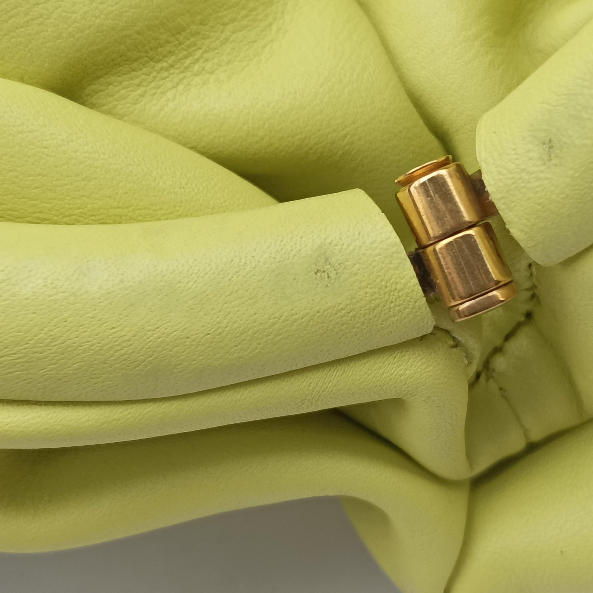 The Chain Pouch Yellow lambskin P01691683Jザ チェーン ポーチ イエロー ラムスキン P01691683J