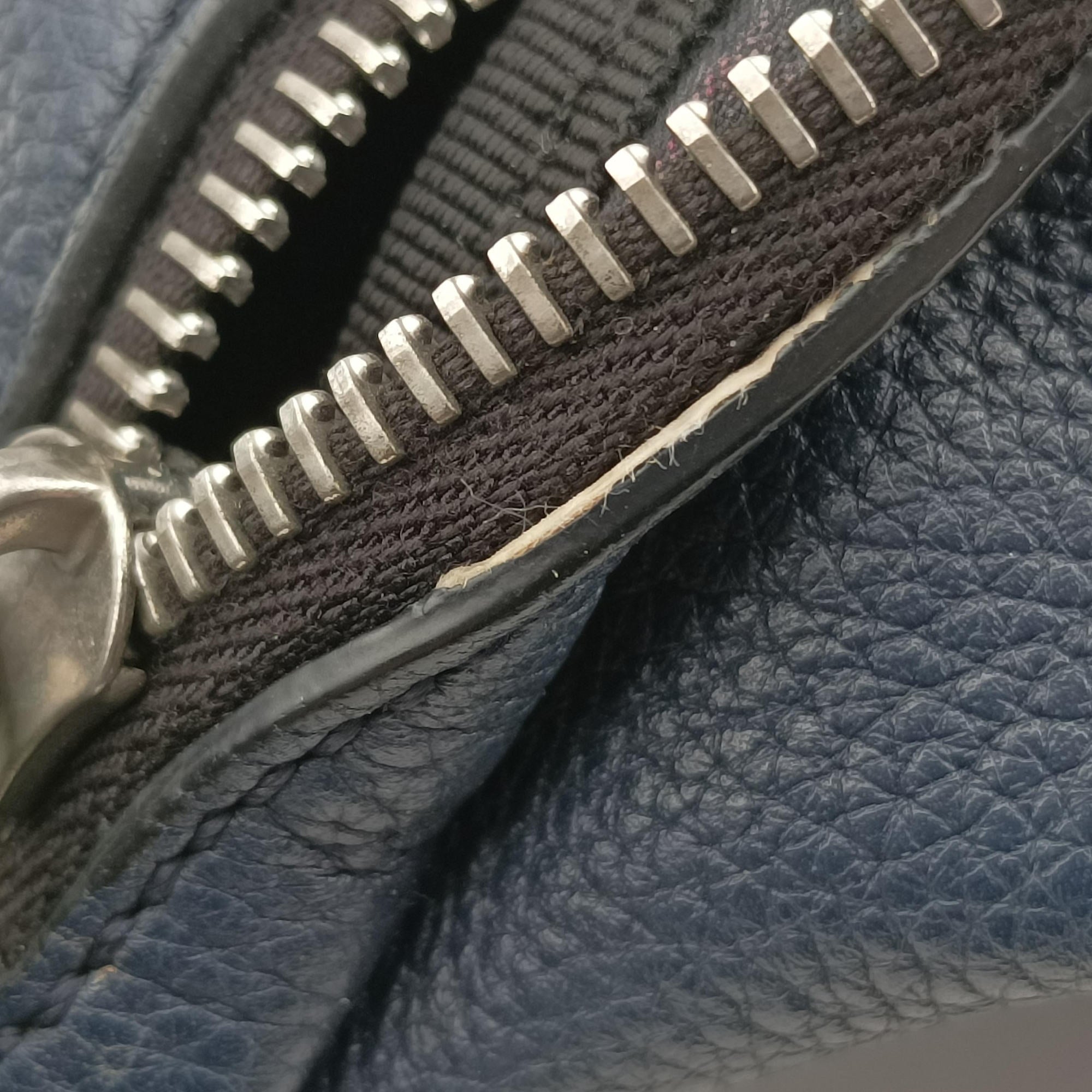 Pecan AMOR Logo Navy Leather 7VA446 7VA446 A7TI 199-0501ペカン アモーレ ロゴ ネイビー レザー 7VA446 7VA446 A7TI 199-0501