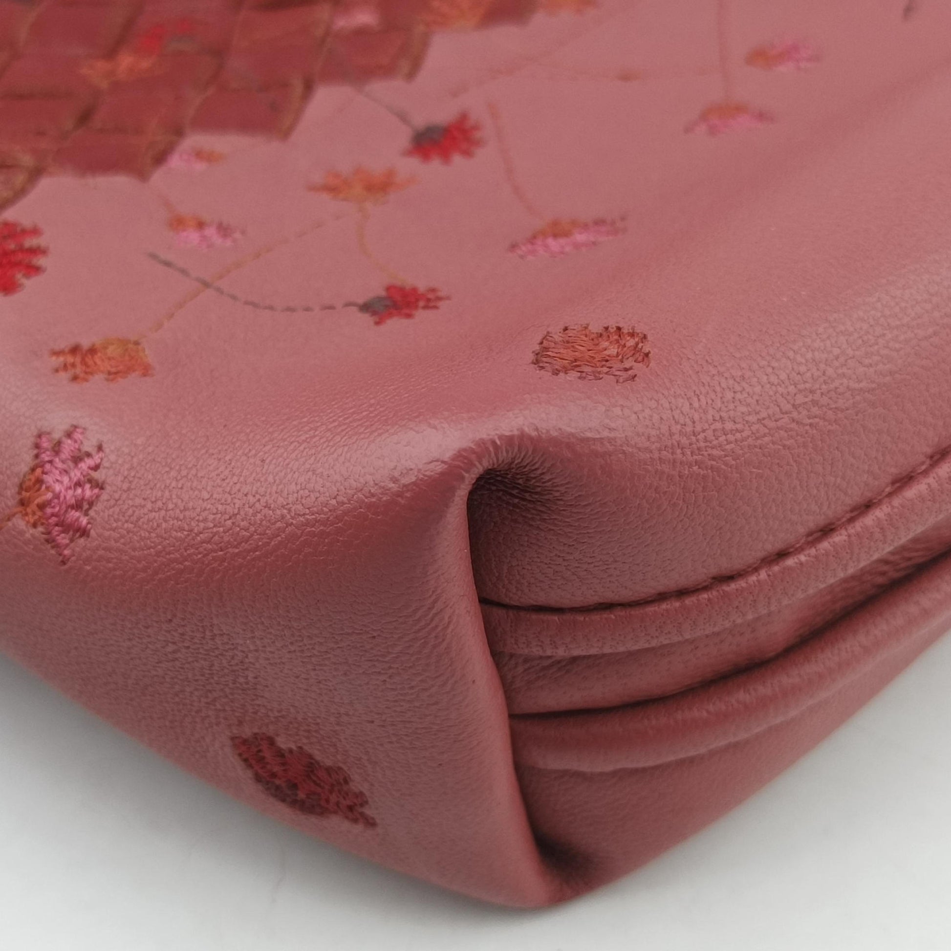 Floral Intrecciato Pink×multicolor lambskin B06275154Bフローラル イントレッチアート ピンク×マルチカラー ラムスキン B06275154B