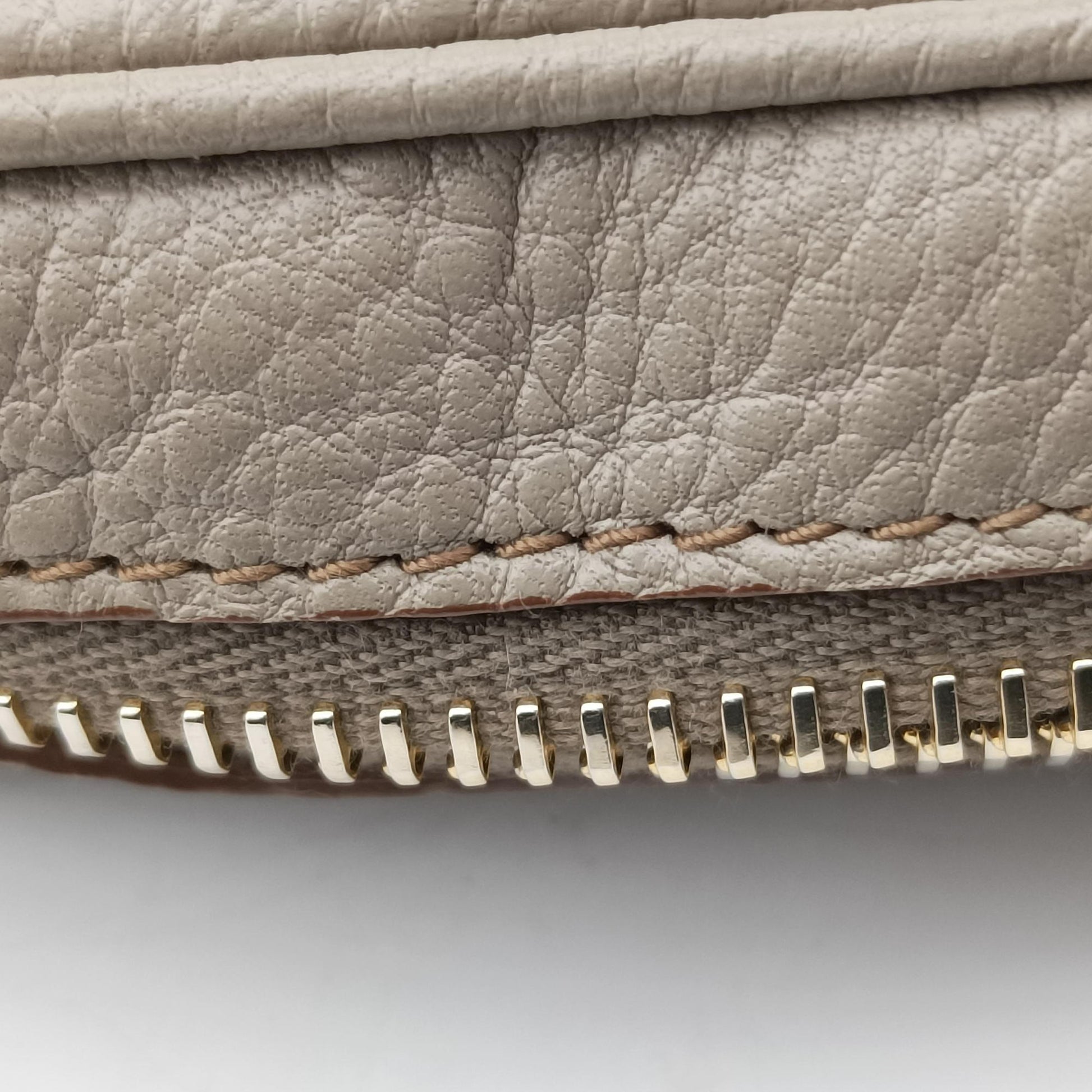 VITELLO PHENIX camera bag Beige Leather 1N1674 42ヴィッテロ フェニックス カメラバッグ ベージュ レザー 1N1674 42