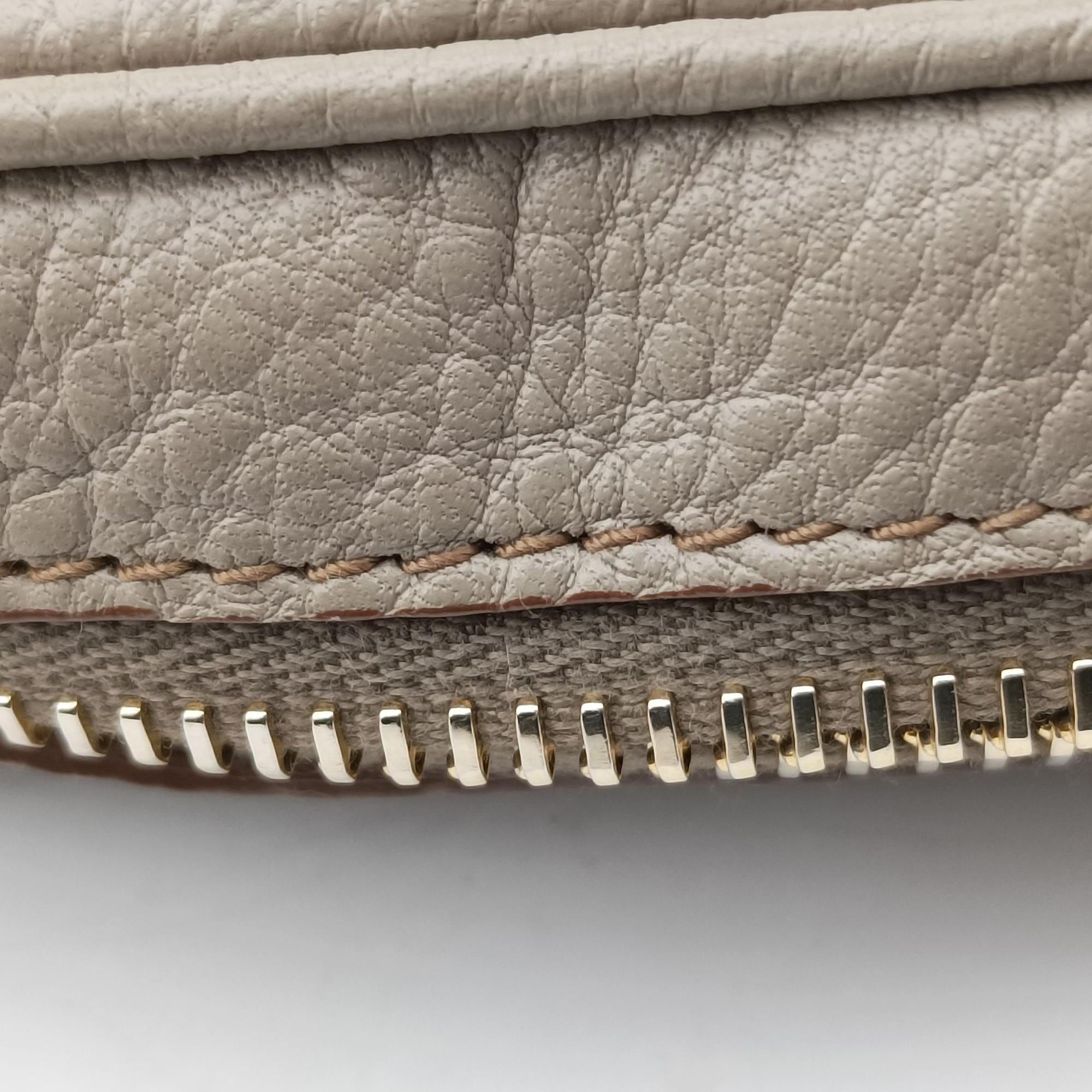 VITELLO PHENIX camera bag Beige Leather 1N1674 42ヴィッテロ フェニックス カメラバッグ ベージュ レザー 1N1674 42