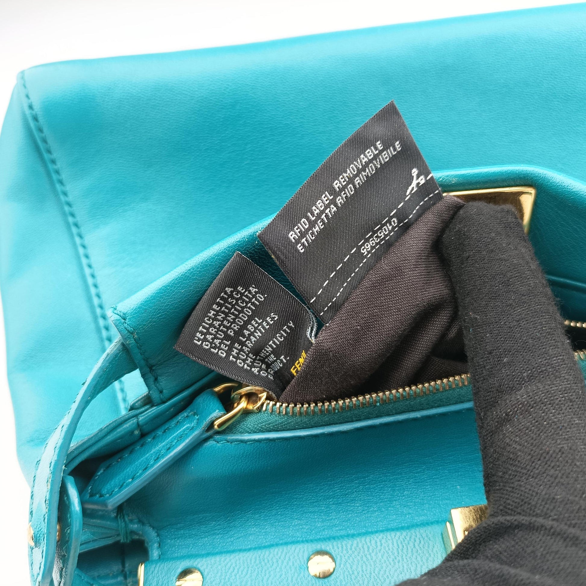 PEEKABOO Blue Leather 8BN244 8BN244-K4P-149-2516ピーカブー ミニ ブルー レザー 8BN244 8BN244-K4P-149-2516