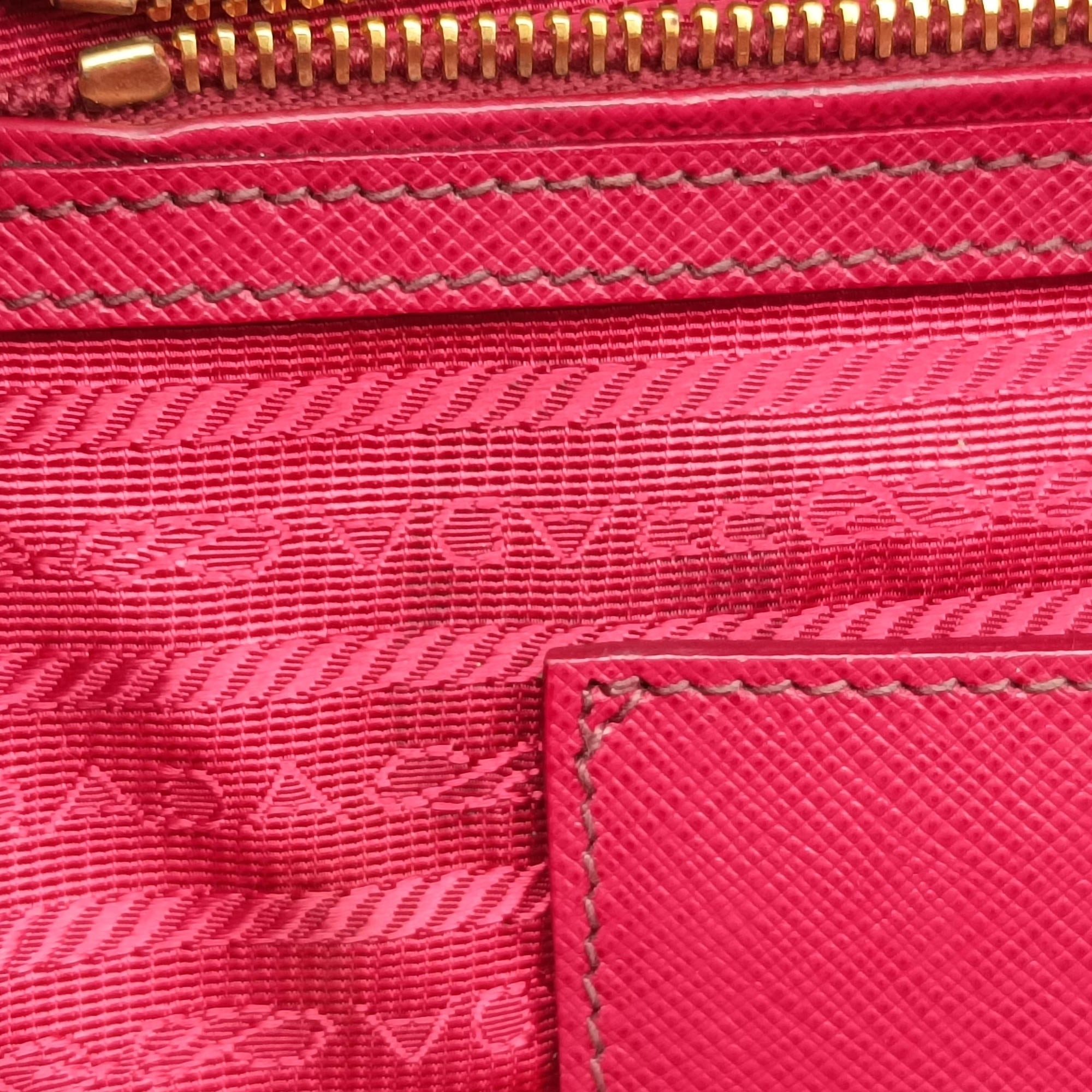 Galleria Front Pocket Red SAFFIANO Leather BN2674 14/Aガレリア フロント ポケット レッド サフィアーノレザー BN2674 14/A