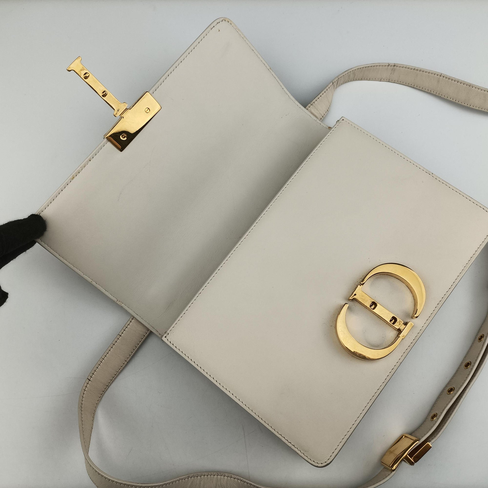 30 Montaigne White leather 29-MA-110930モンテーニュ ホワイト レザー 29-MA-1109