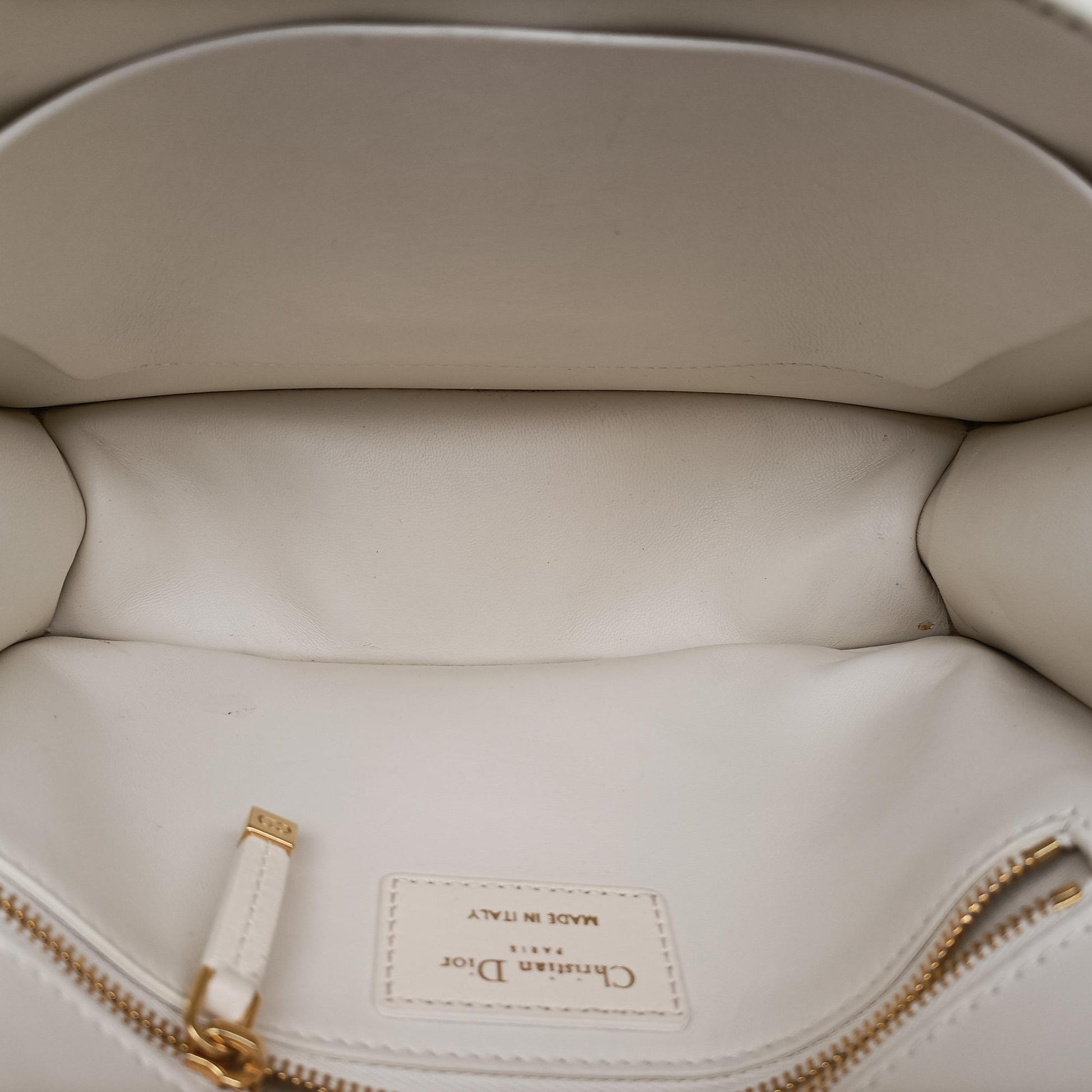 30 Montaigne White leather 29-MA-110930モンテーニュ ホワイト レザー 29-MA-1109