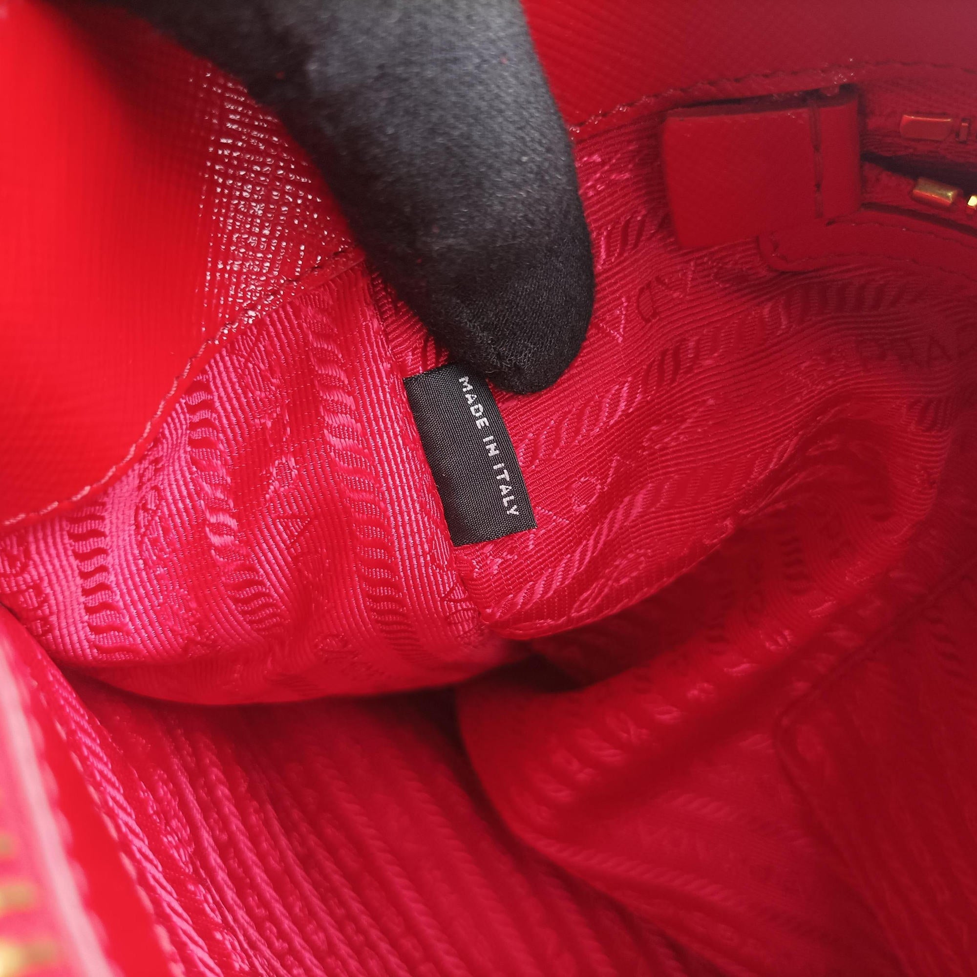 Galleria Red SAFFIANO Leather BN1874 117ガレリア レッド サフィアーノレザー BN1874 117