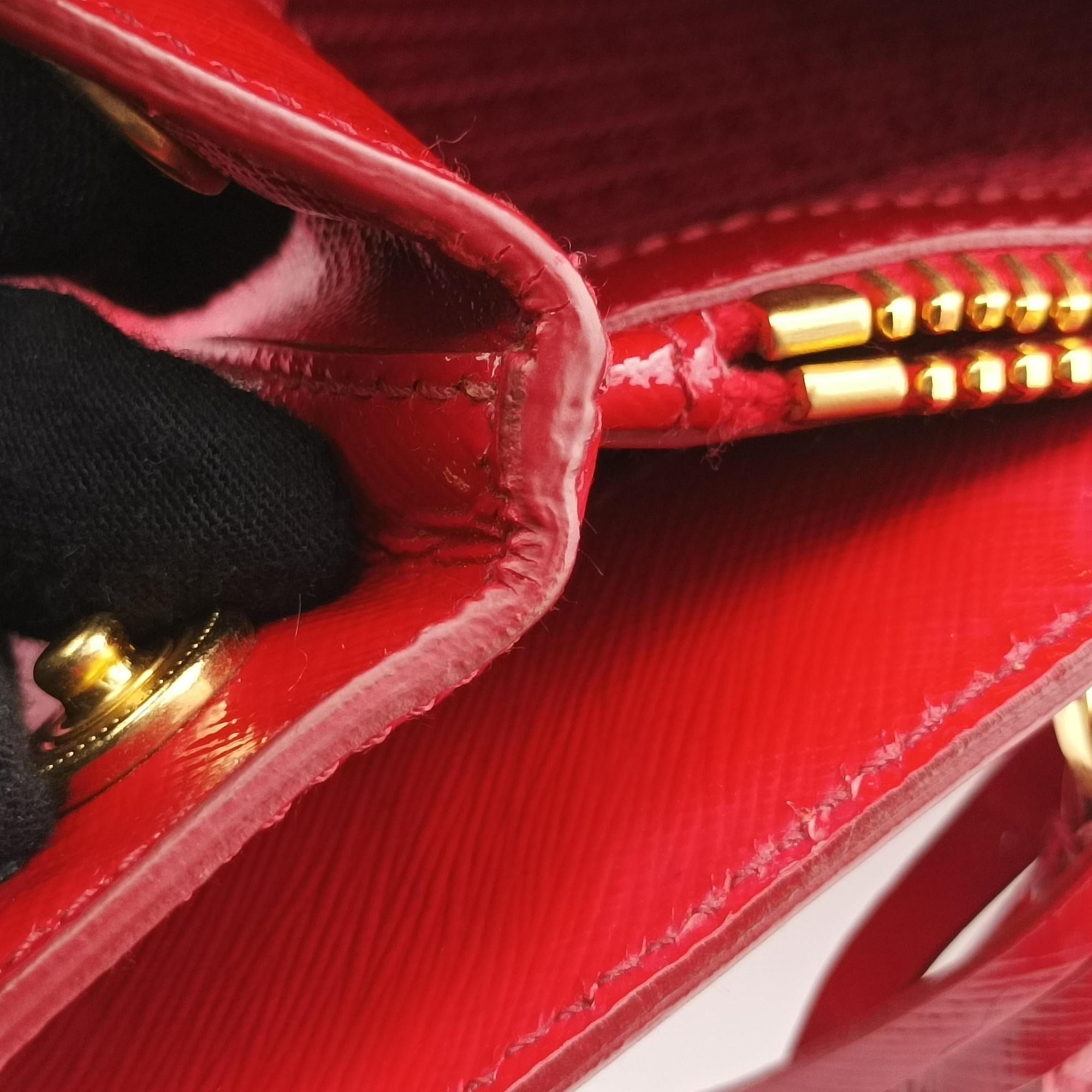 Galleria Red SAFFIANO Leather BN1874 117ガレリア レッド サフィアーノレザー BN1874 117