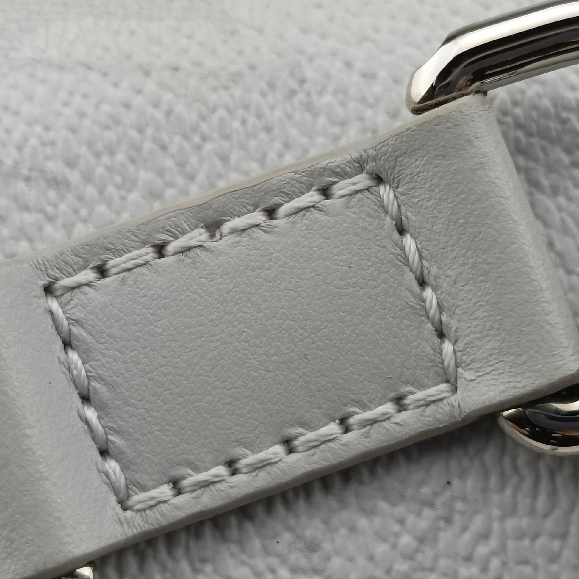 Logo Chalk Nano Bag BLANC Monogram Canvas M44631 NZ2119ロゴ チョーク ナノバッグ ブラン モノグラムキャンバス M44631 NZ2119