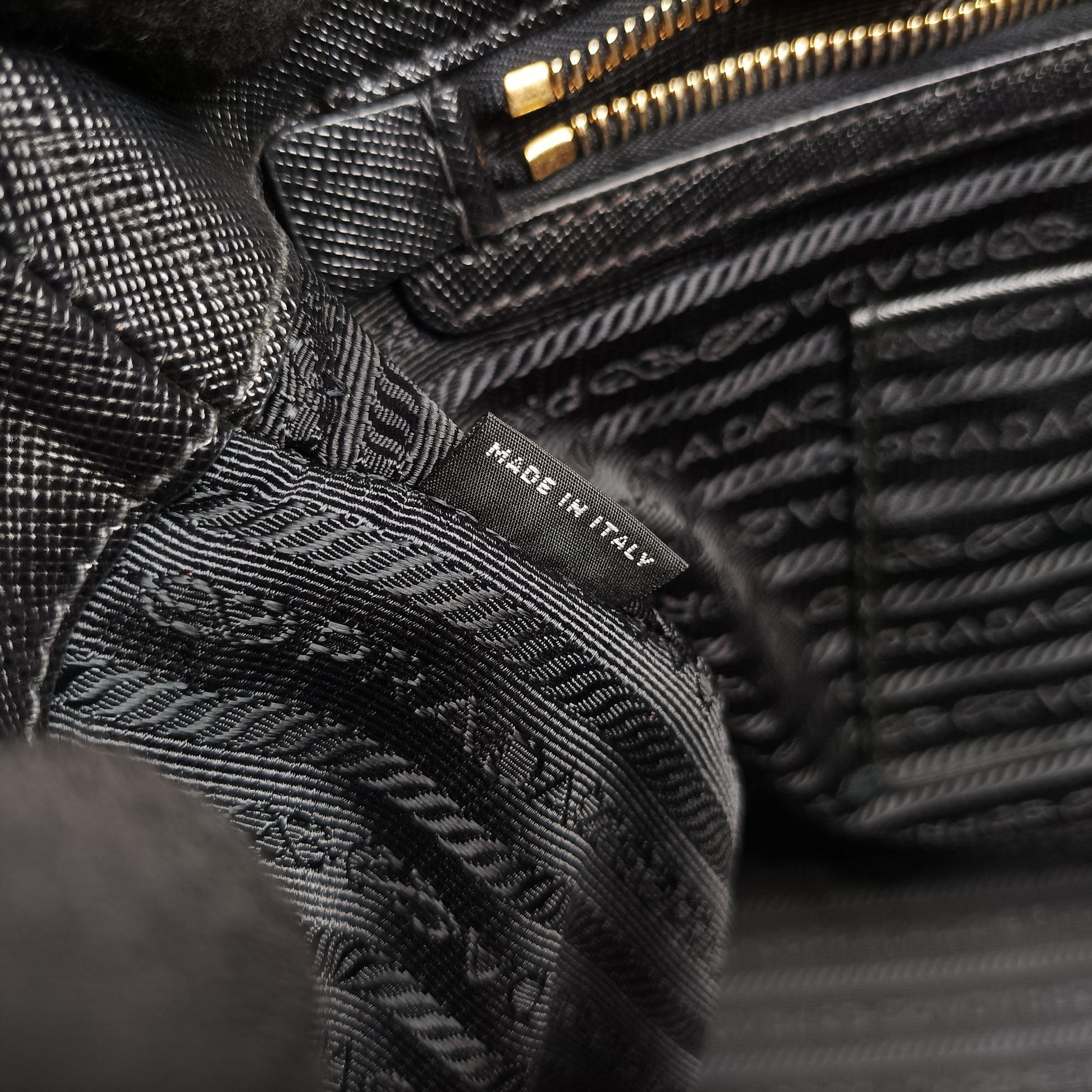 Galleria Black SAFFIANO Leather BN2274 7 V 173ガレリア ブラック サフィアーノレザー BN2274 7 V 173