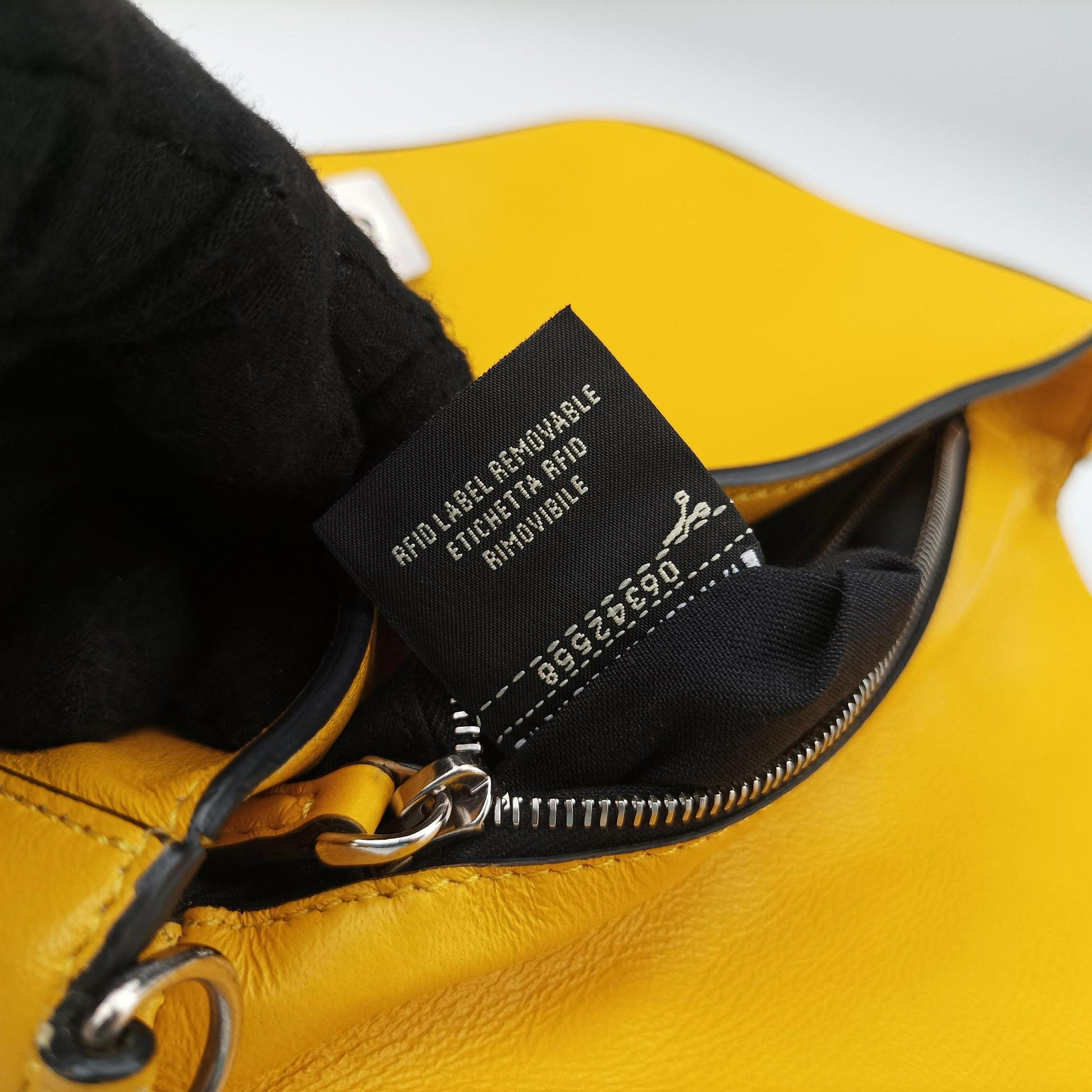 Flap Expand Yellow Leather 7M0299 7M0299 A72V 209-0501フラップ エクスパンド イエロー レザー 7M0299 7M0299 A72V 209-0501