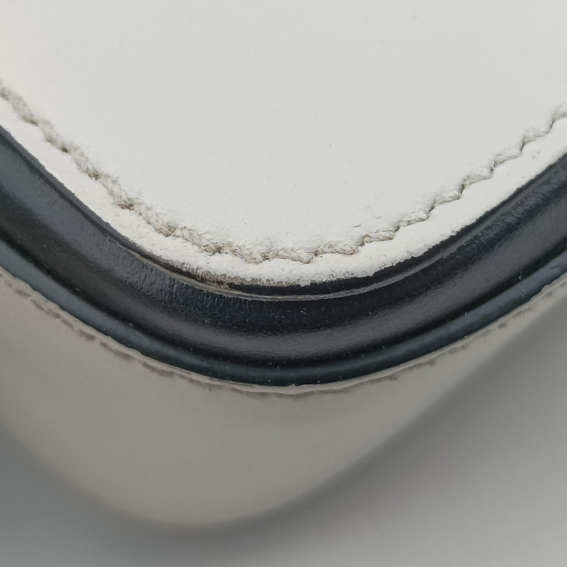 Manuelle White Leather 25 Bマニュエル ホワイト レザー 25 B
