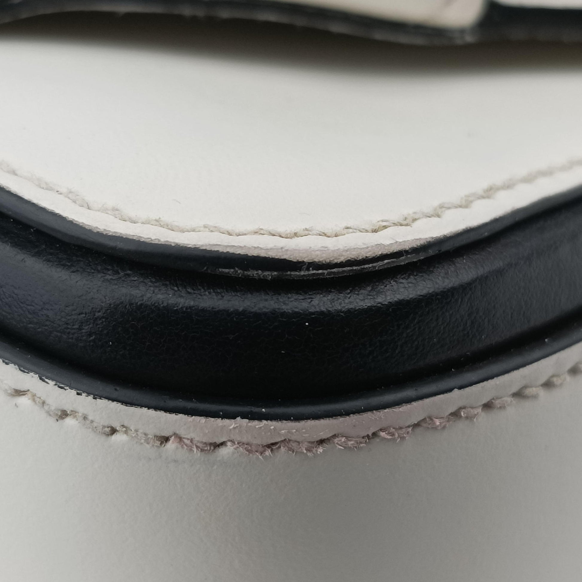 Manuelle White Leather 25 Bマニュエル ホワイト レザー 25 B