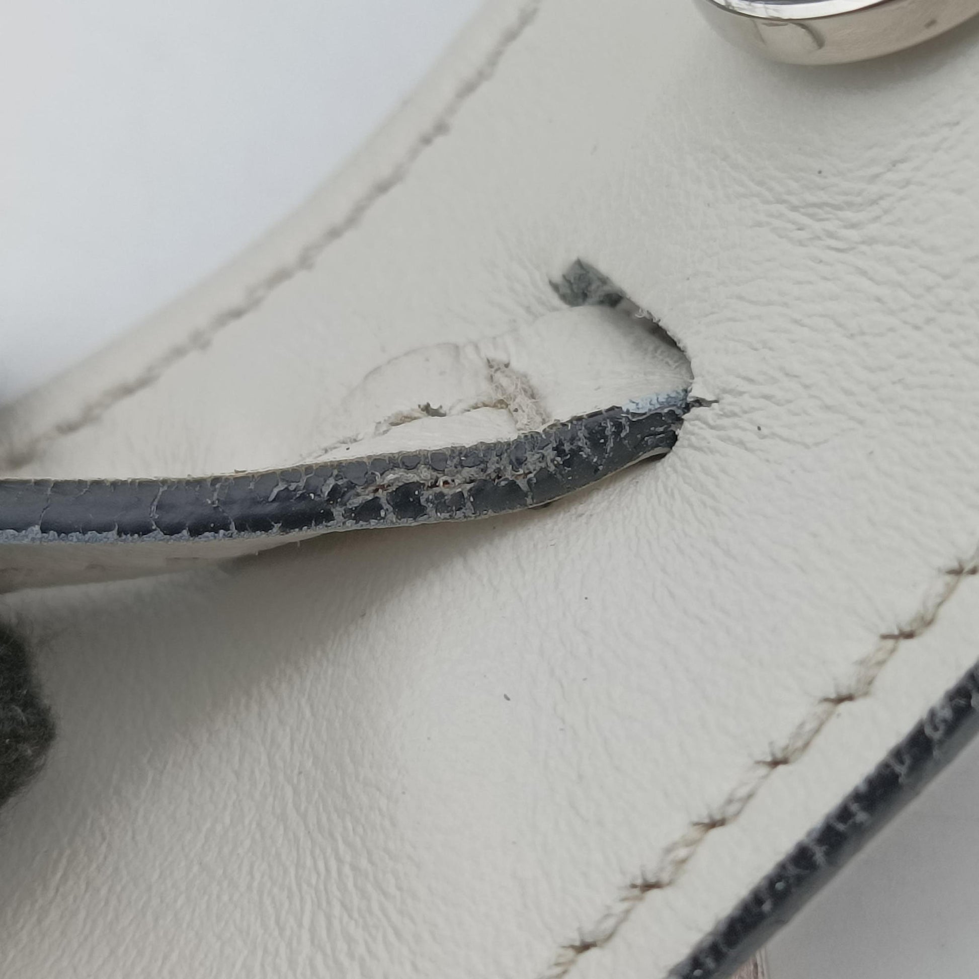 Manuelle White Leather 25 Bマニュエル ホワイト レザー 25 B