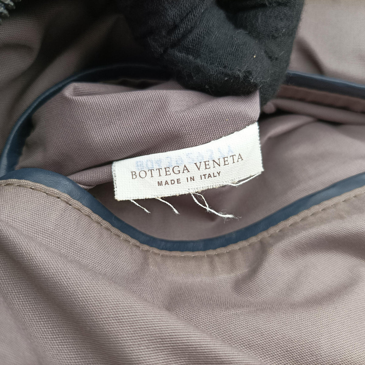 Secondhand Bottega Veneta Intrecciato Navy lambskin  handbag | stylenewstar