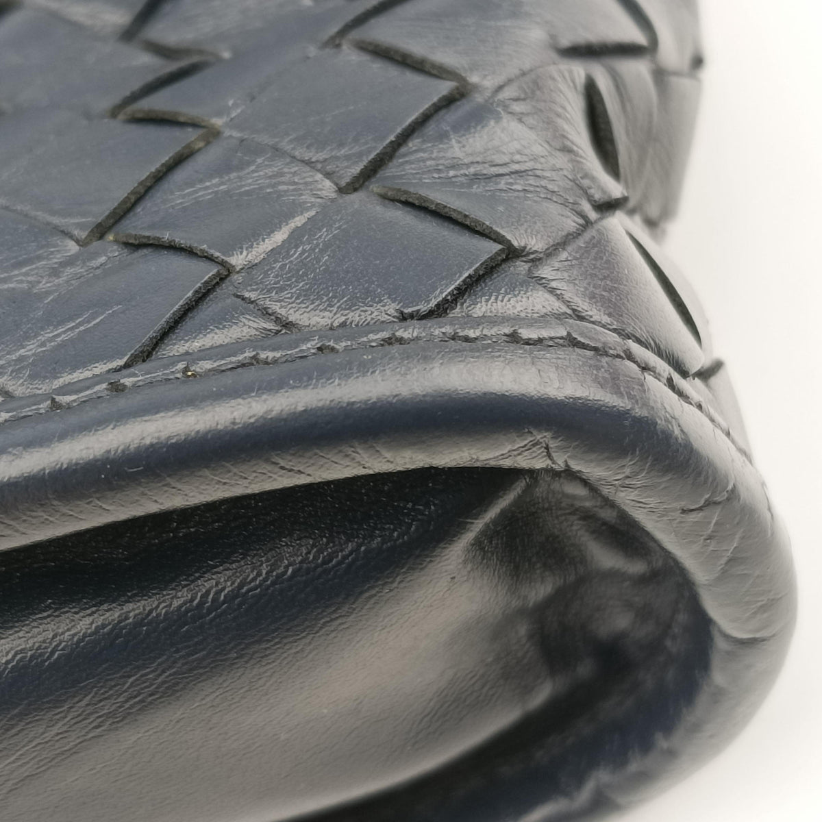 Secondhand Bottega Veneta Intrecciato Navy lambskin  handbag | stylenewstar