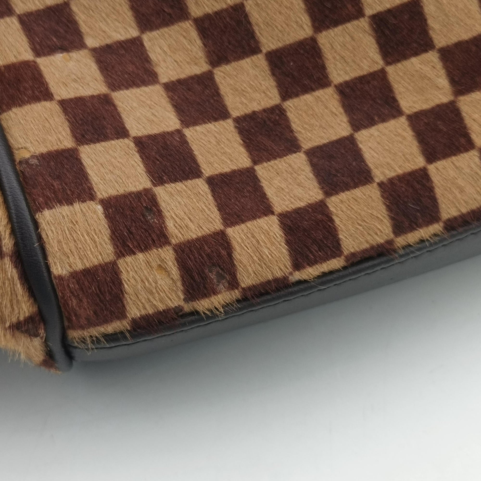 Lion Damier Sauvage Brown × Ebene × Checkerboard Pony Hair × Calf Leather M92131 CE1013ライオン ダミエソバージュ ブラウン × エベヌ ハラコ × レザー M92131 CE1013
