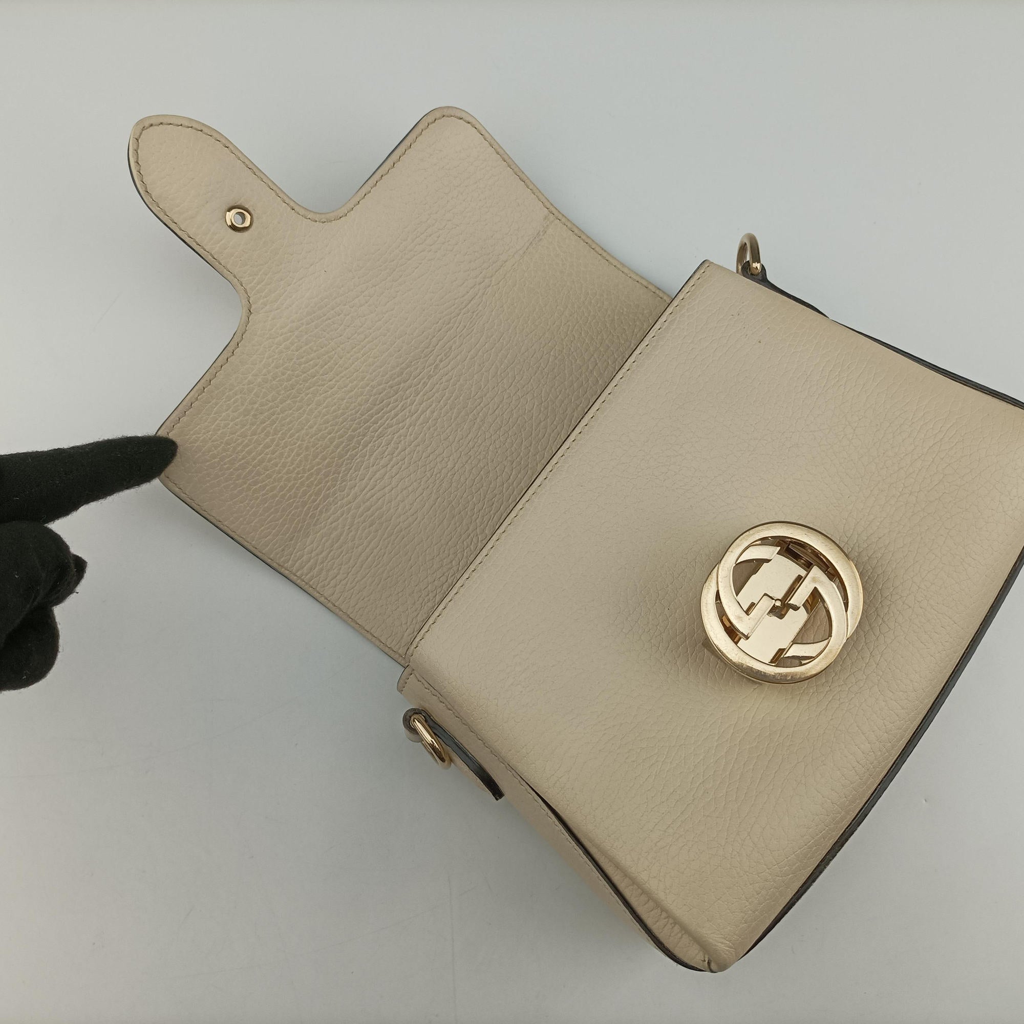 Interlocking G White Leather 607720 F034521322インターロッキングG ホワイト レザー 607720 F034521322