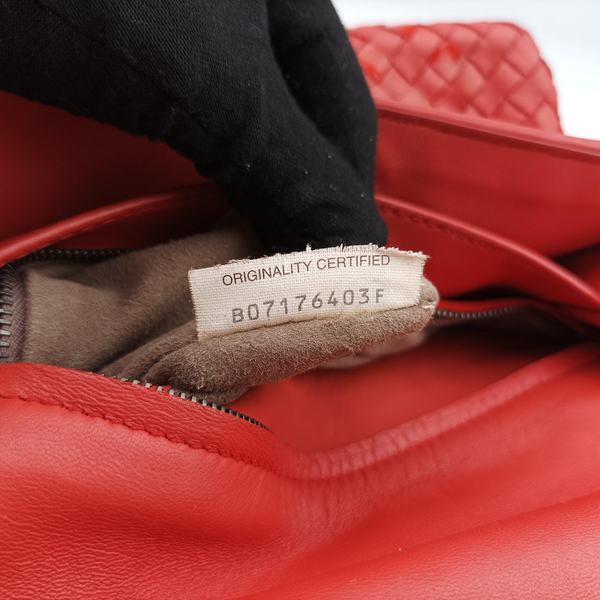 Intrecciato Olimpia Red lambskin B07176403Fイントレチャート オリンピア レッド ラムスキン B07176403F