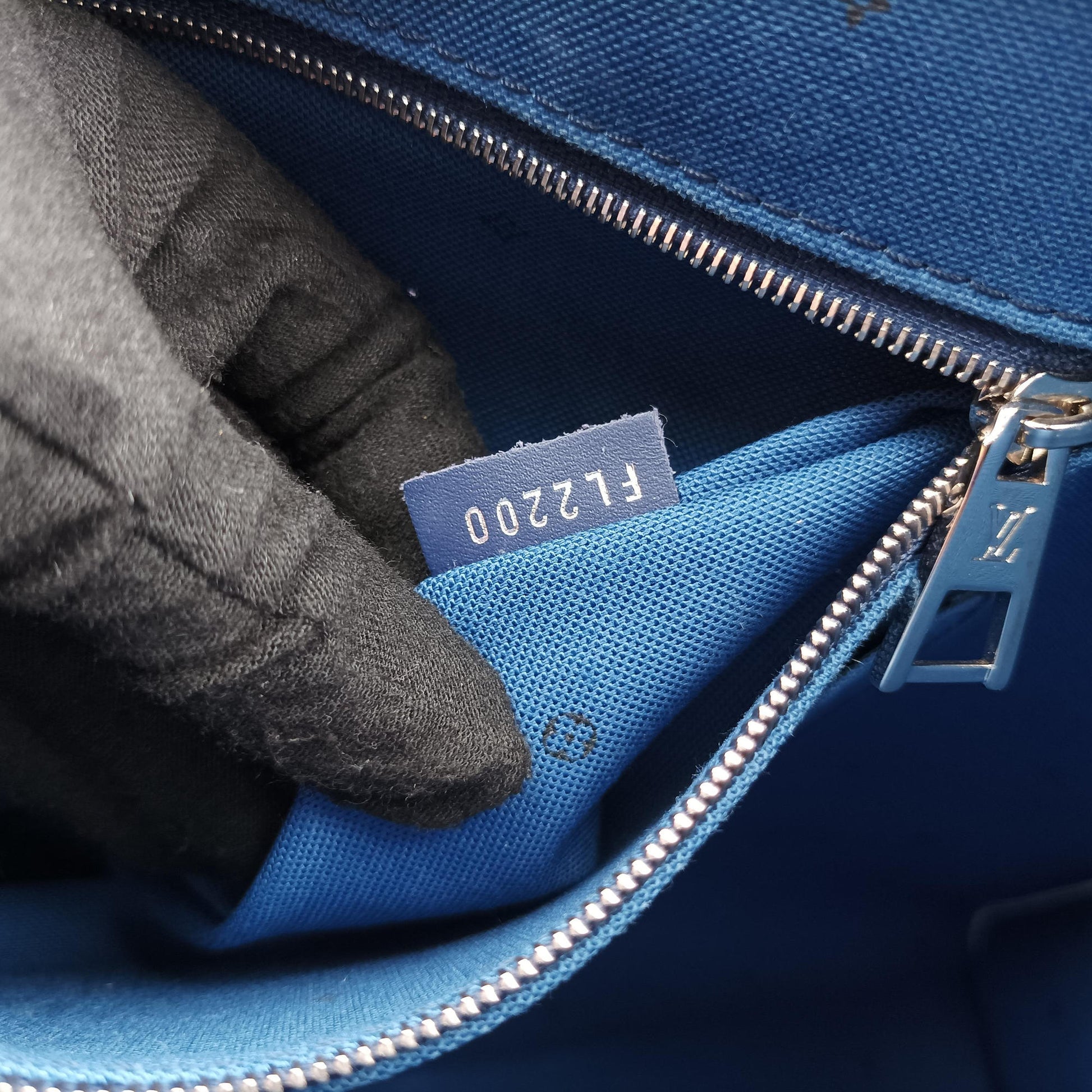 LV ESCALE OnTheGo GM Blue Monogram Giant M45120 FL2200 IC ChipLVエスカル オンザゴーGM ブルー モノグラム ジャイアント M45120 FL2200 ICチップ