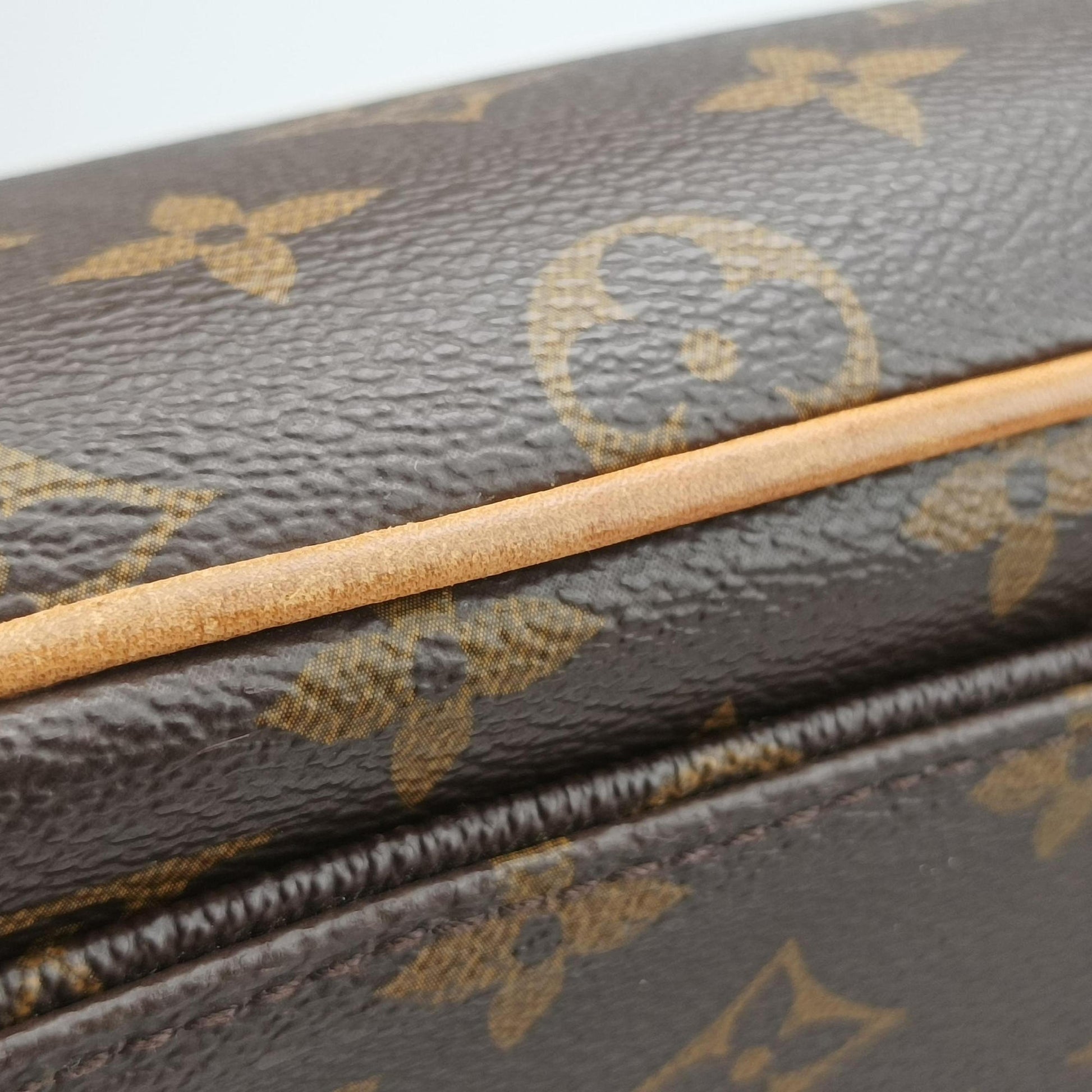 Abbesses Messenger MM brown Monogram canvas M97038 CA1122アベス メッセンジャーMM モノグラム/ブラウン モノグラムキャンバス M97038 CA1122