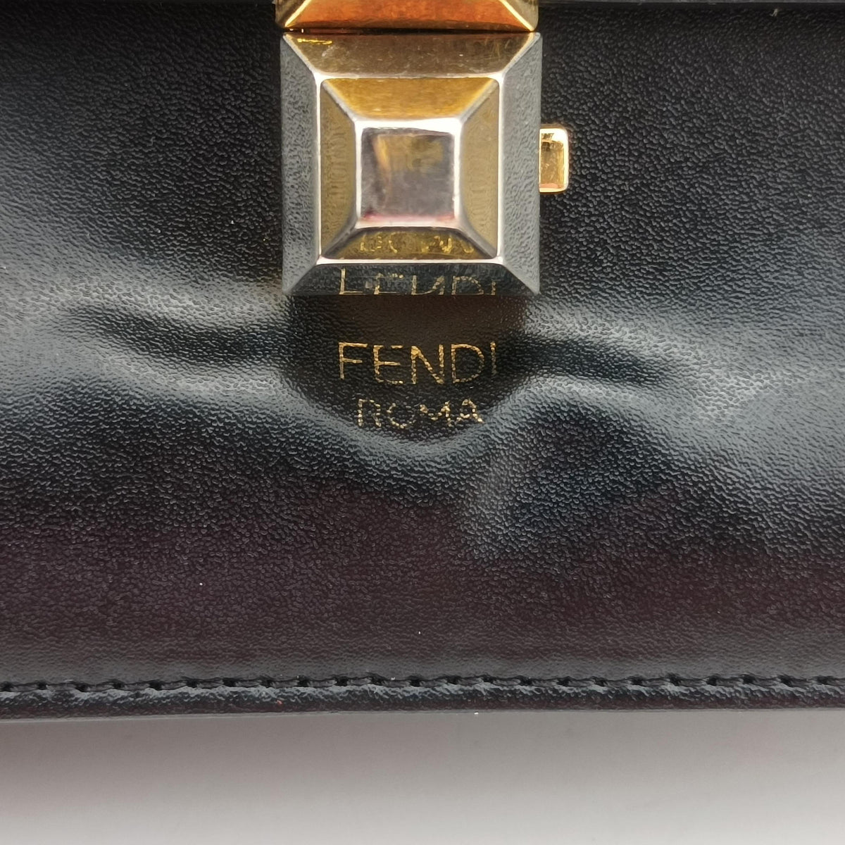 Pre-owned Fendi Kan I Black Leather 8BT283 shoulderbag | stylenewstar