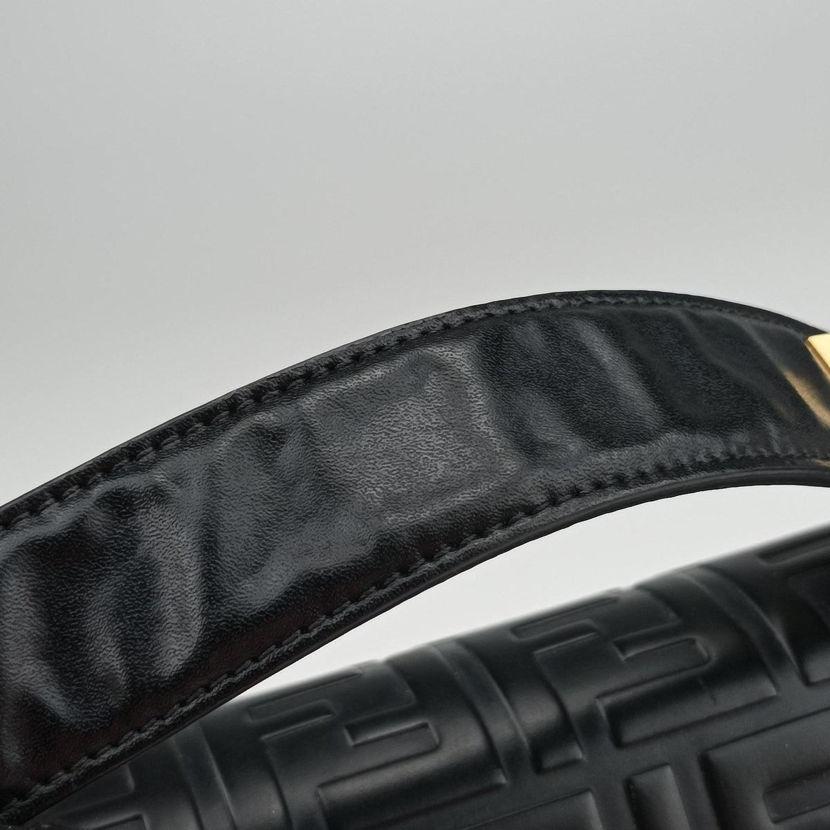 Pre-owned Fendi Kan I Black Leather 8BT283 shoulderbag | stylenewstar