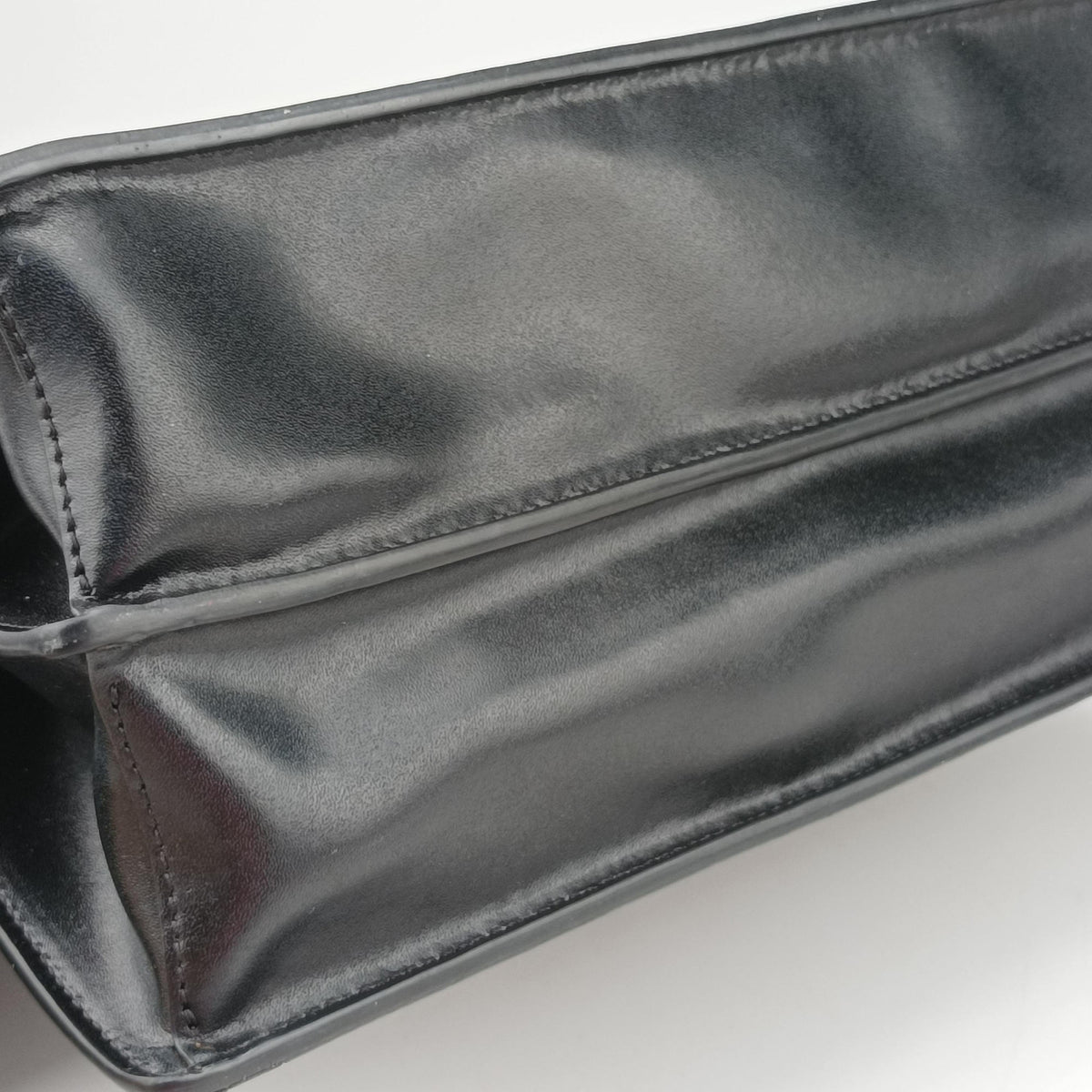 Pre-owned Fendi Kan I Black Leather 8BT283 shoulderbag | stylenewstar