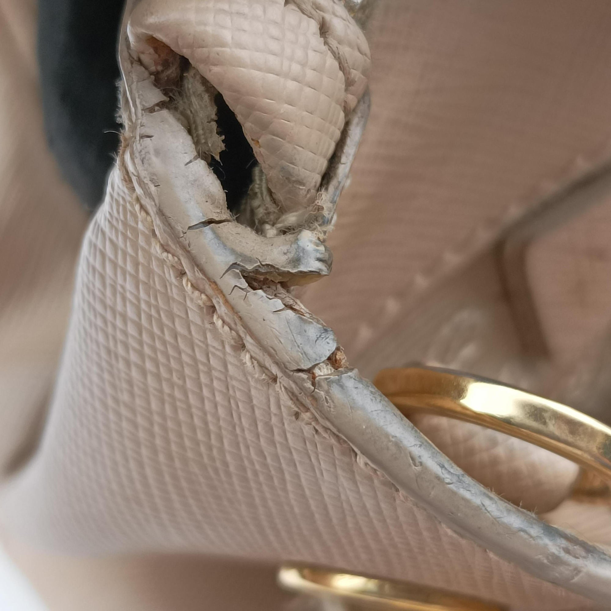 Galleria Beige SAFFIANO Leather BN1786 64ガレリア ベージュ サフィアーノレザー BN1786 64