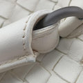 Intrecciato White lambskin B00330870Mイントレチャート ホワイト ラムスキン B00330870M