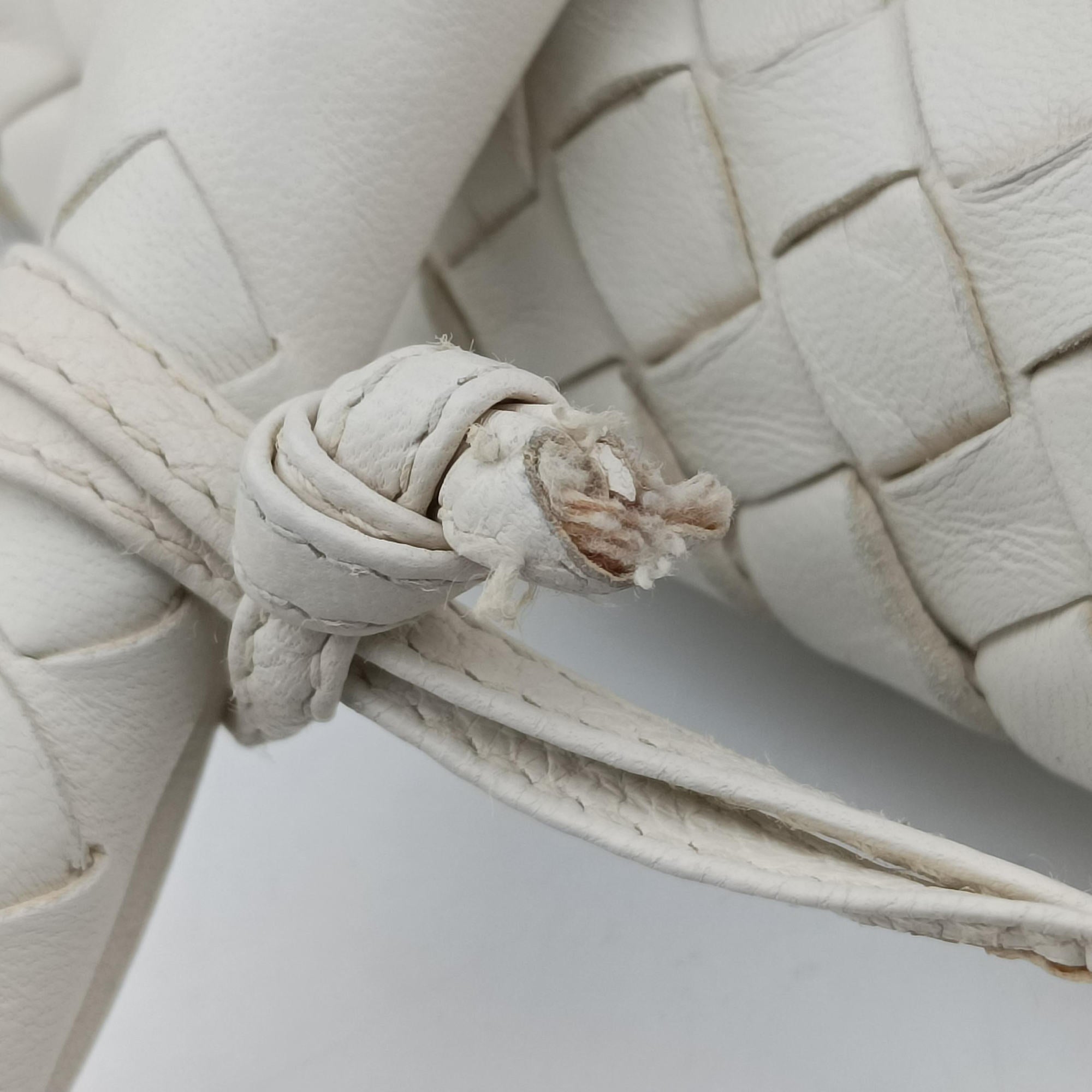 Intrecciato White lambskin B00330870Mイントレチャート ホワイト ラムスキン B00330870M