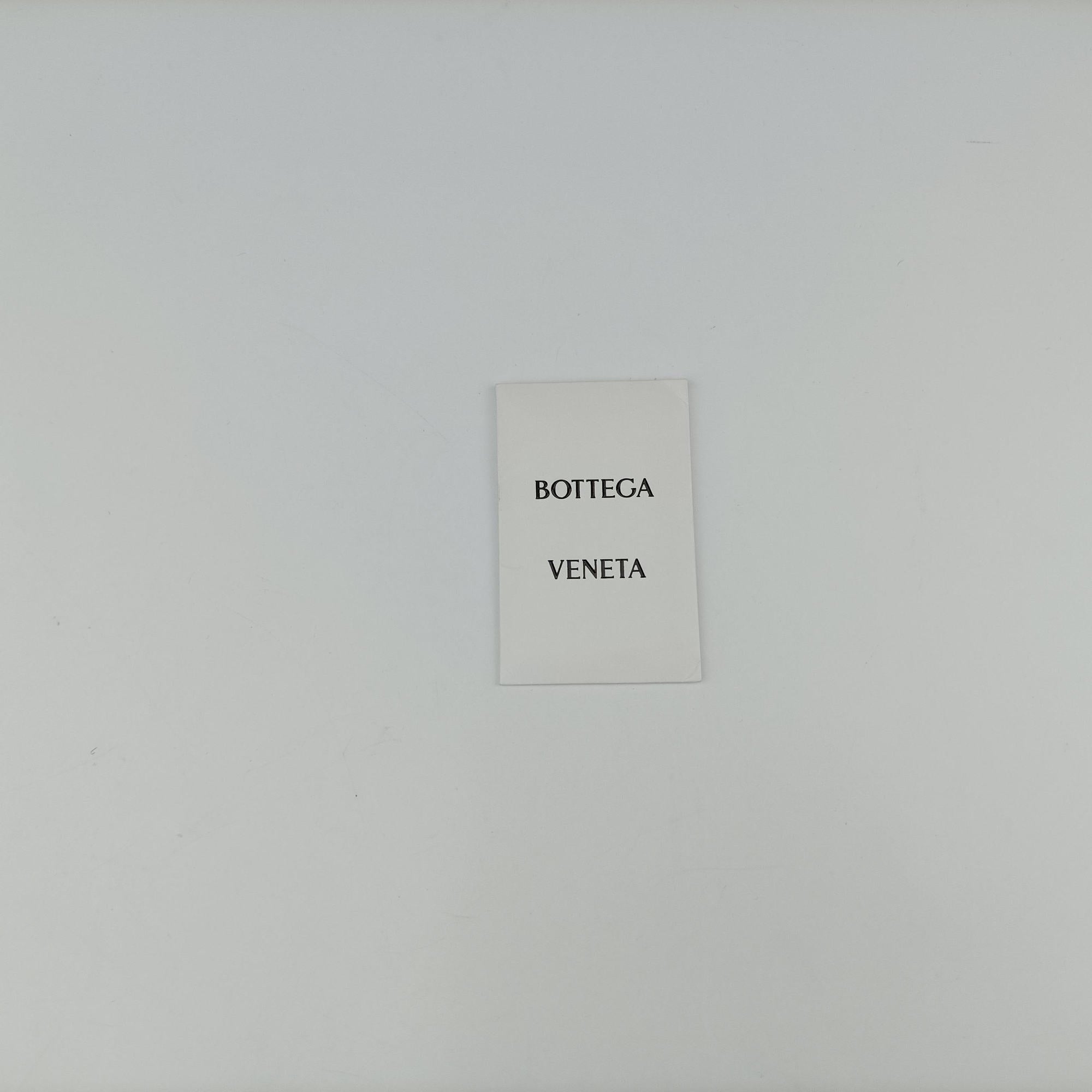 Intrecciato White lambskin B00330870Mイントレチャート ホワイト ラムスキン B00330870M