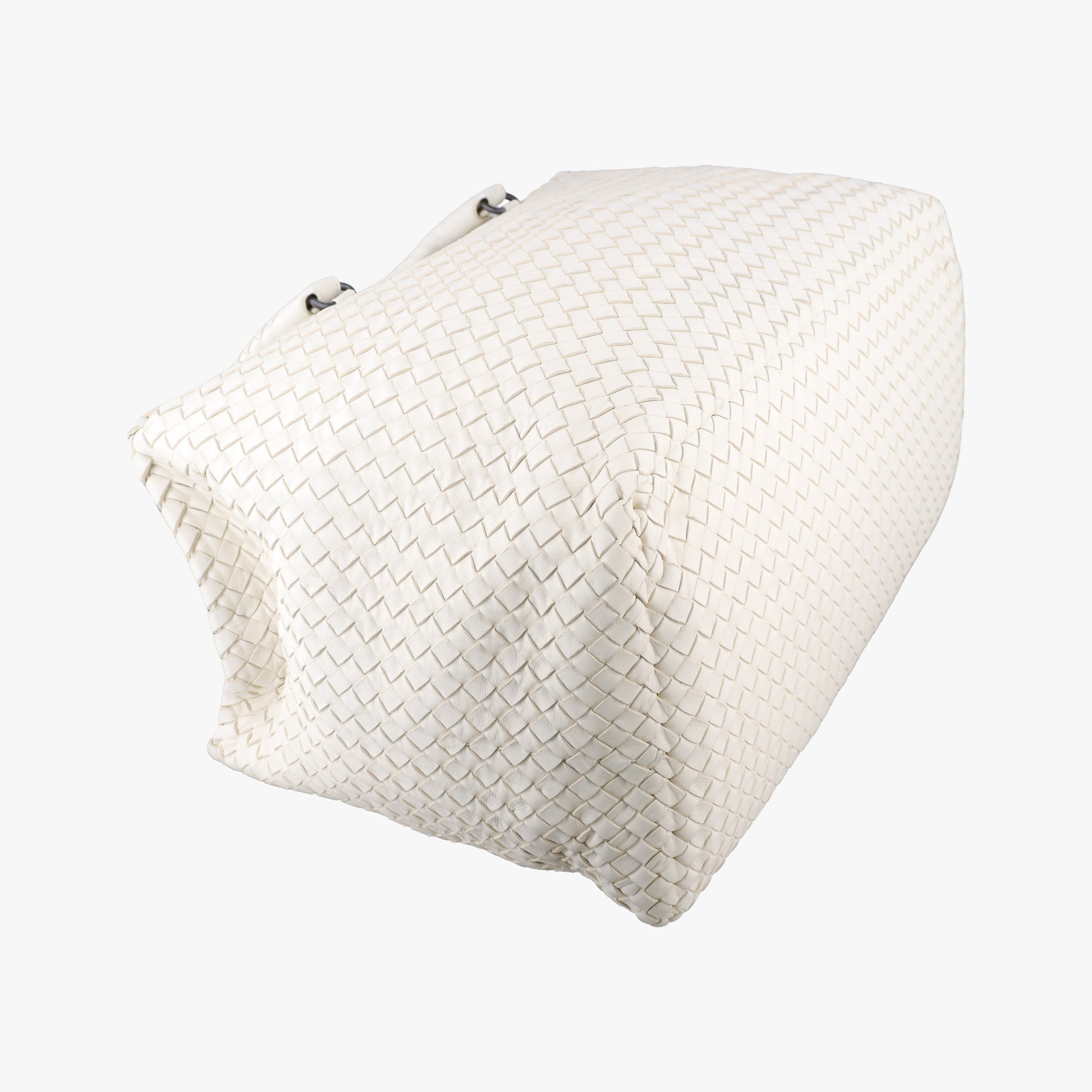 Intrecciato White lambskin B00330870Mイントレチャート ホワイト ラムスキン B00330870M