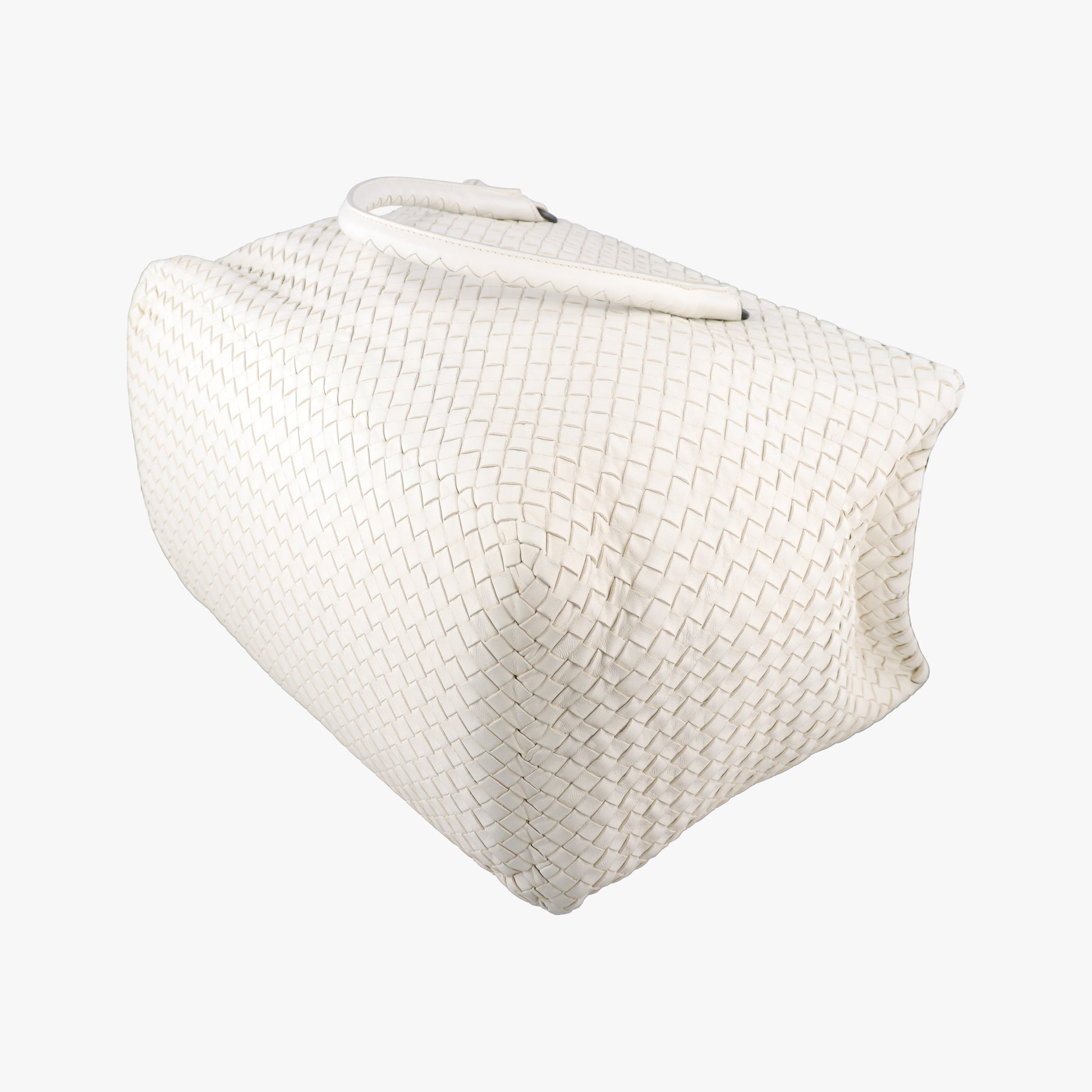 Intrecciato White lambskin B00330870Mイントレチャート ホワイト ラムスキン B00330870M