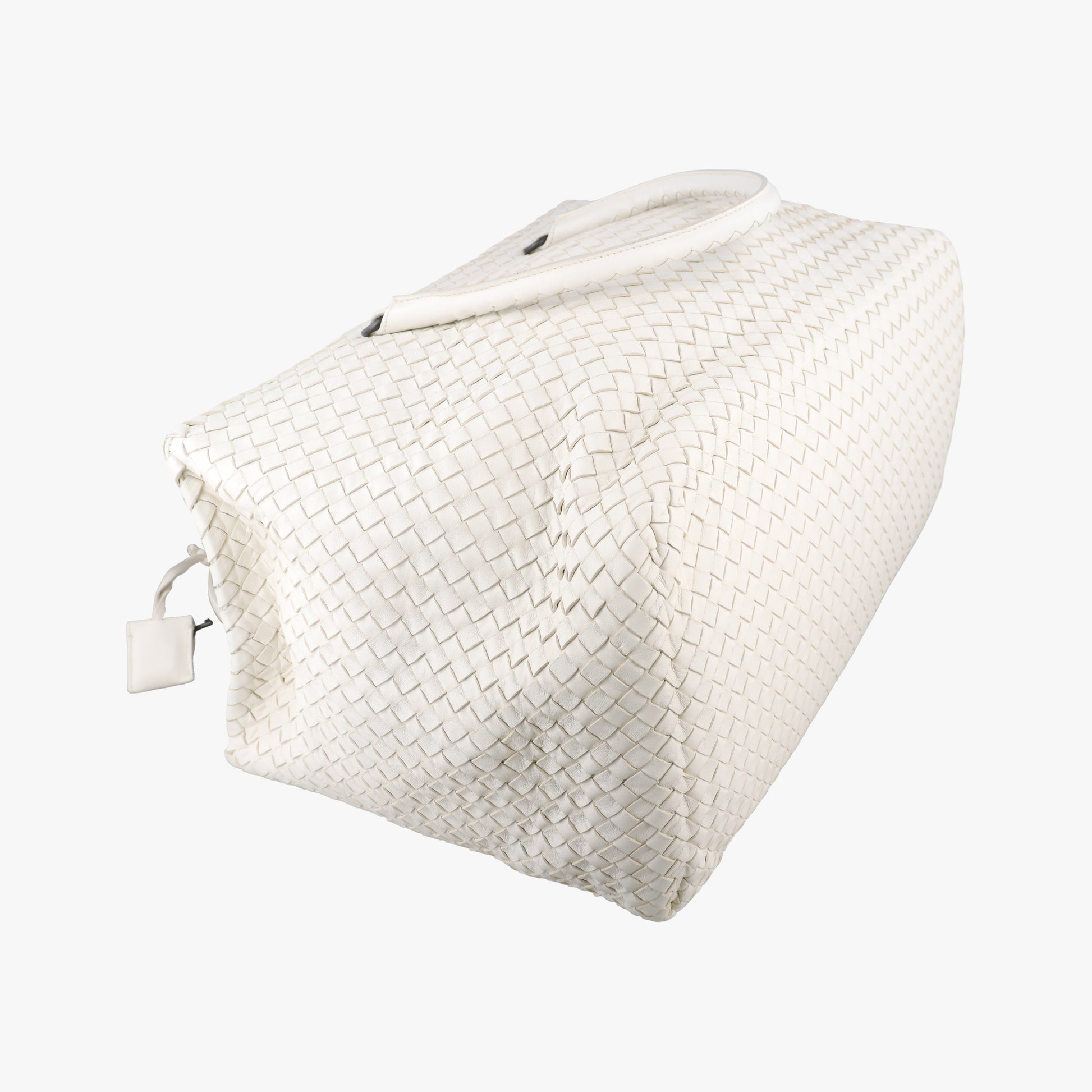 Intrecciato White lambskin B00330870Mイントレチャート ホワイト ラムスキン B00330870M