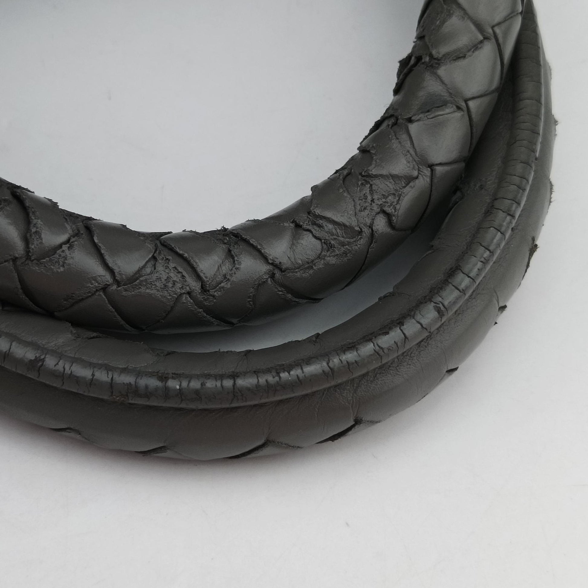 Intrecciato Grey lambskin B02802370Fイントレチャート グレー ラムスキン B02802370F
