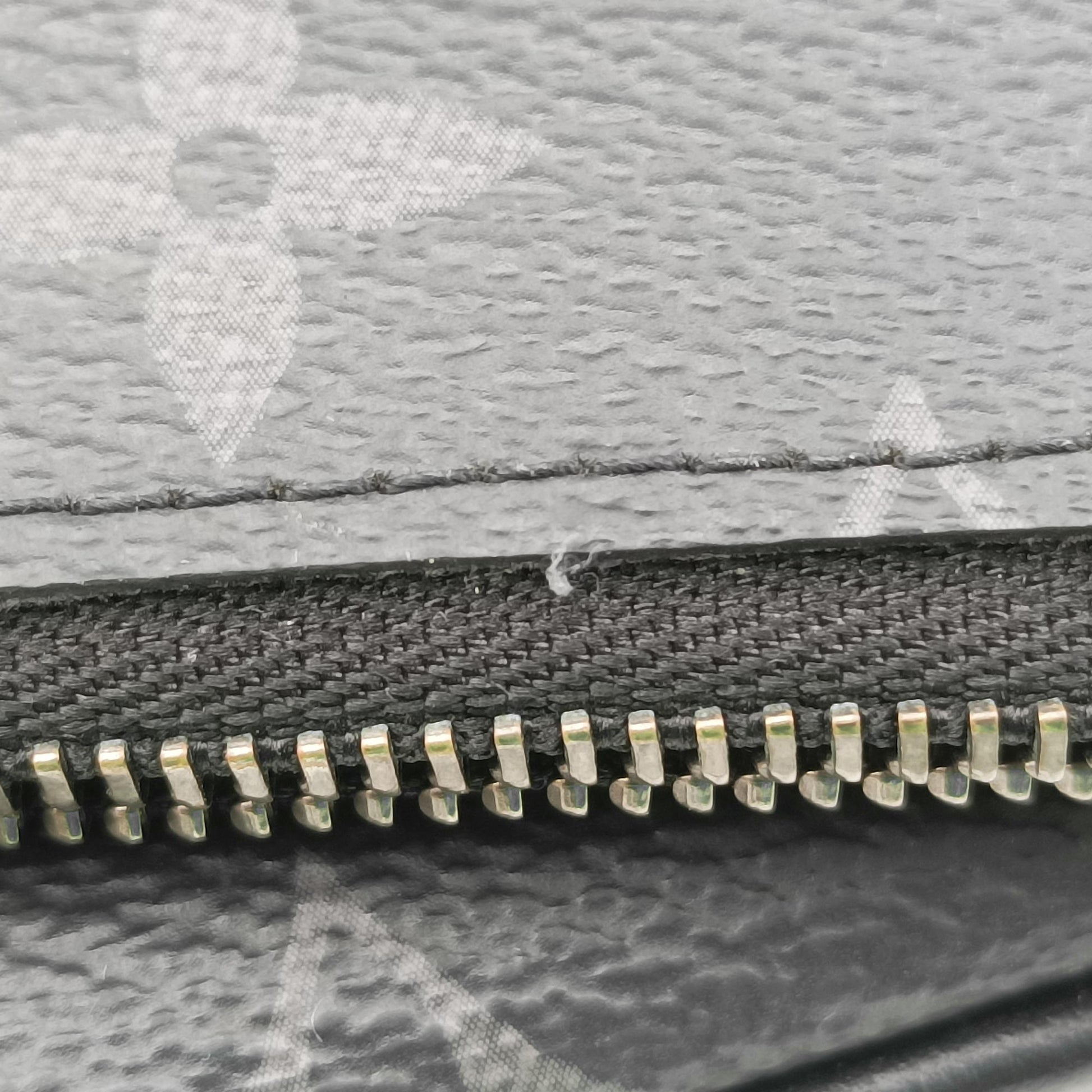 Trio Messenger black Monogram Eclipse Reverse M69443 IC Chipトリオ メッセンジャー ブラック モノグラム エクリプス リバース M69443 ICチップ