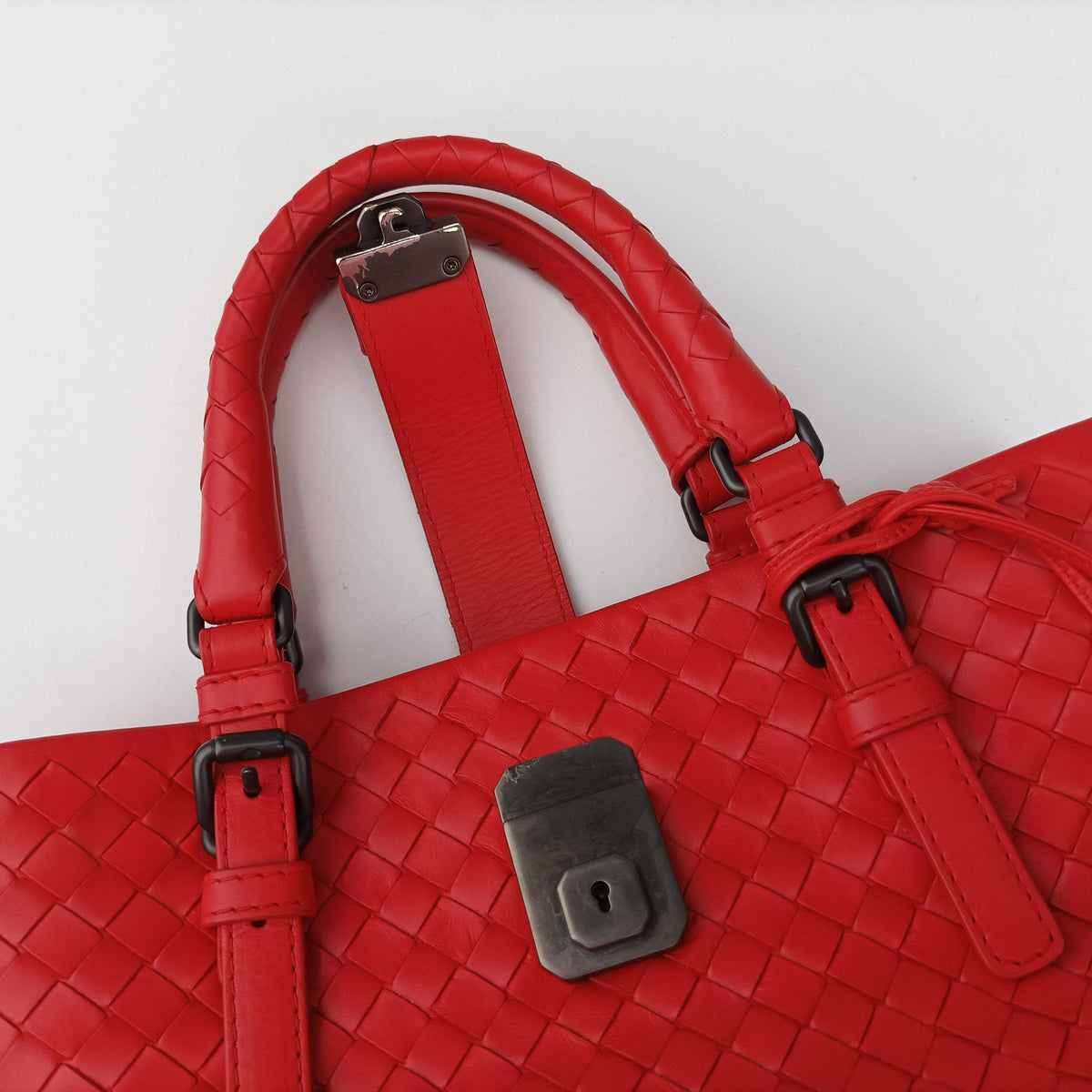 Pre-owned Bottega Veneta Roma Intrecciato Red lambskin  shoulderbag | stylenewstar