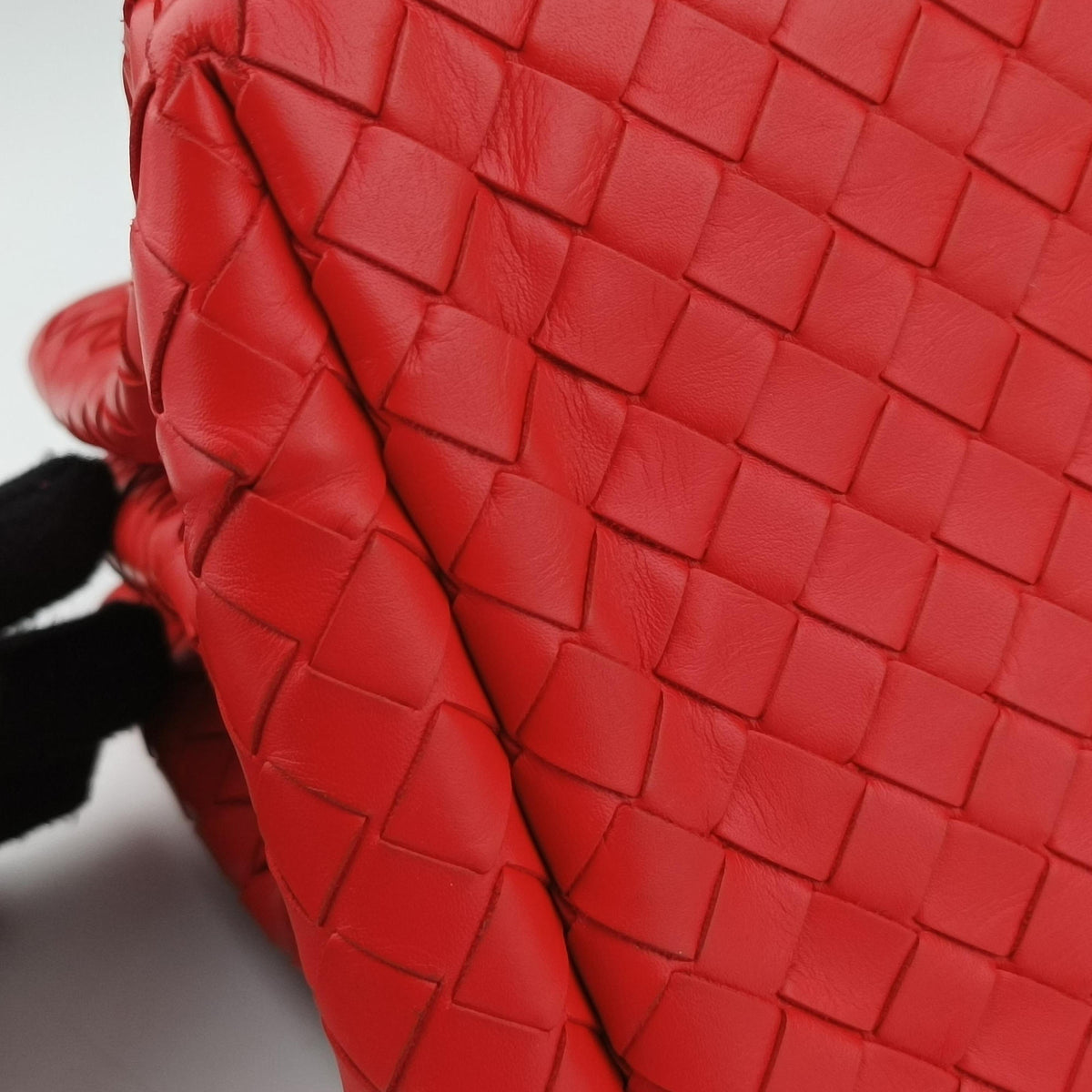 Pre-owned Bottega Veneta Roma Intrecciato Red lambskin  shoulderbag | stylenewstar