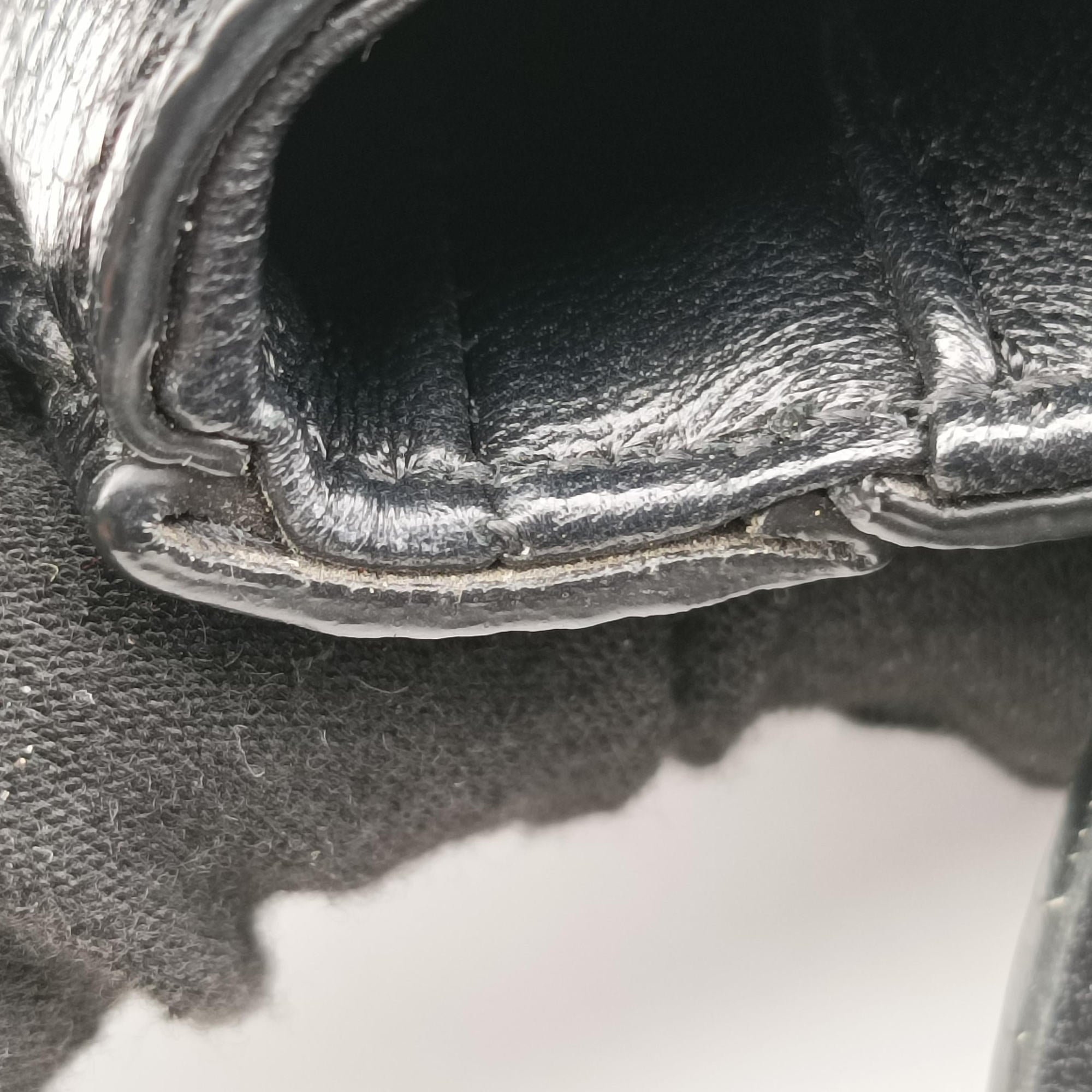 Small Besace 16 Black Leather F-LM-118916(セーズ) ブザス スモール ブラック レザー F-LM-1189