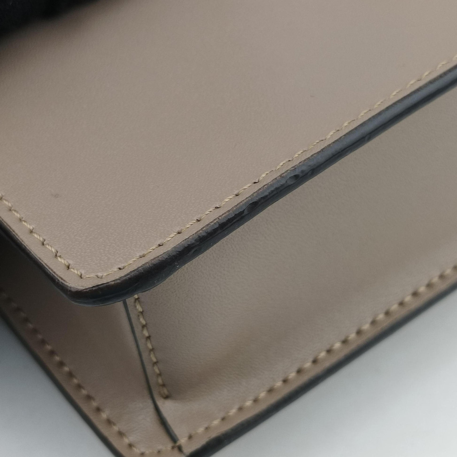 F is Beige Leather 8BM005 8BM005 A0KK 189-8210エフ イズ ベージュ レザー 8BM005 8BM005 A0KK 189-8210