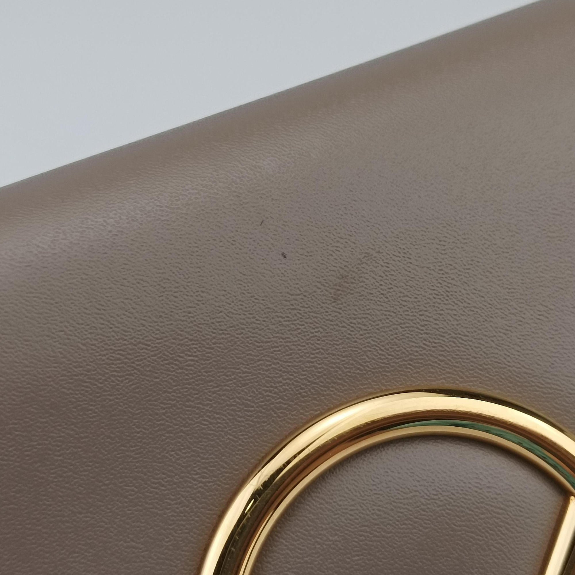 F is Beige Leather 8BM005 8BM005 A0KK 189-8210エフ イズ ベージュ レザー 8BM005 8BM005 A0KK 189-8210